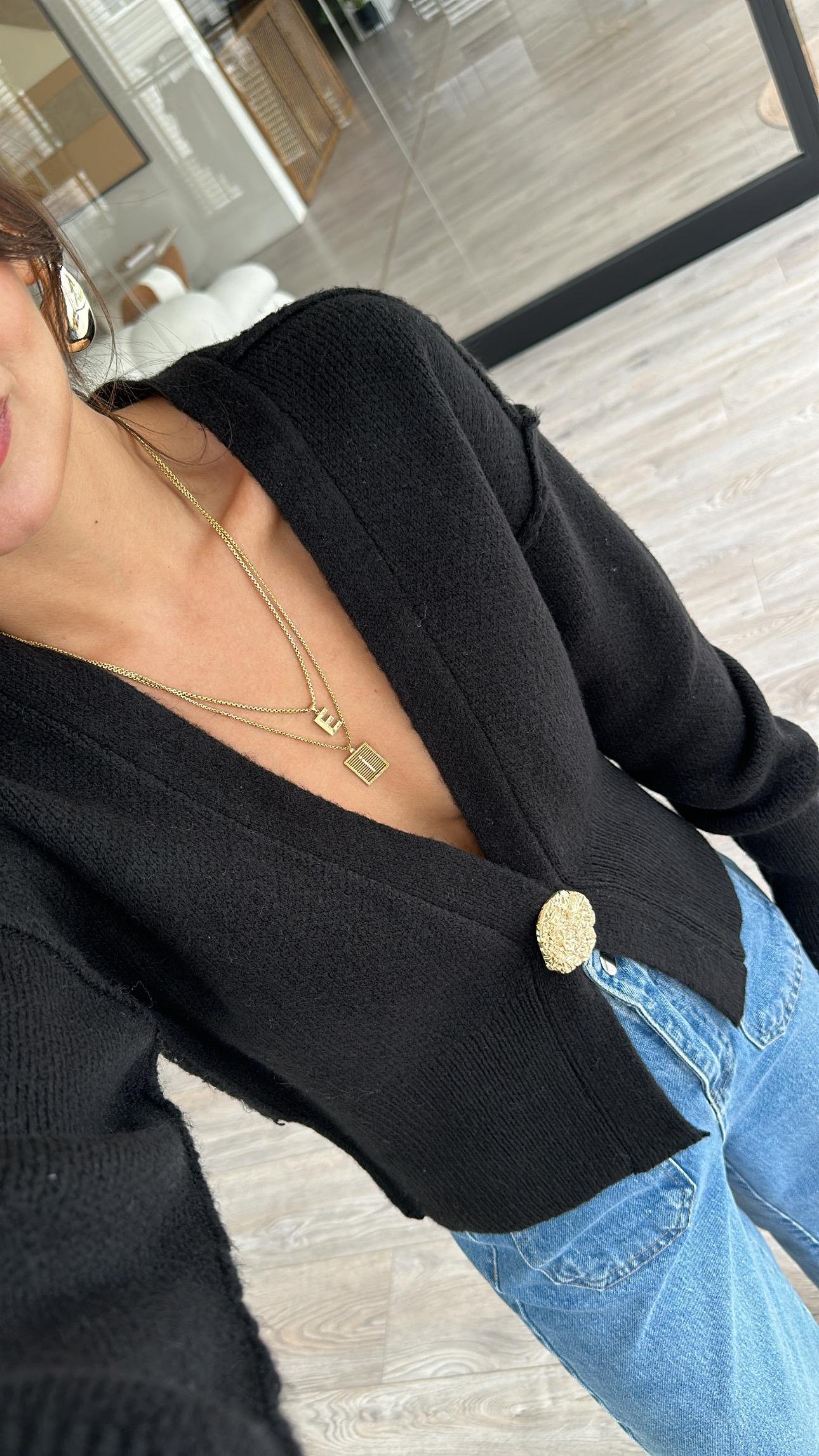 Siyah Gold Düğme Detaylı Ters Dikişli Hırka 