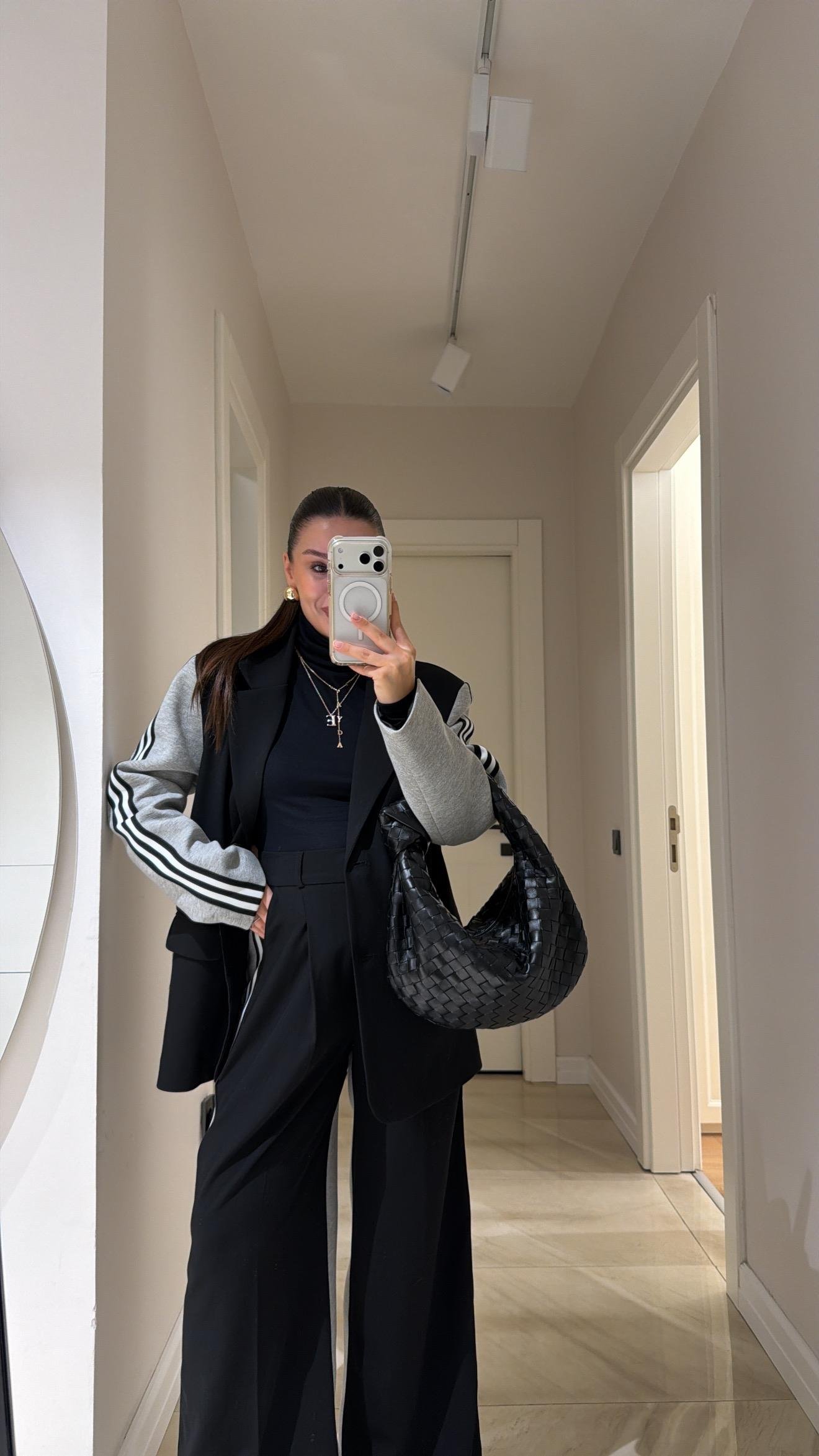 Siyah Gri Şerit Detaylı Garnili Blazer Ceket