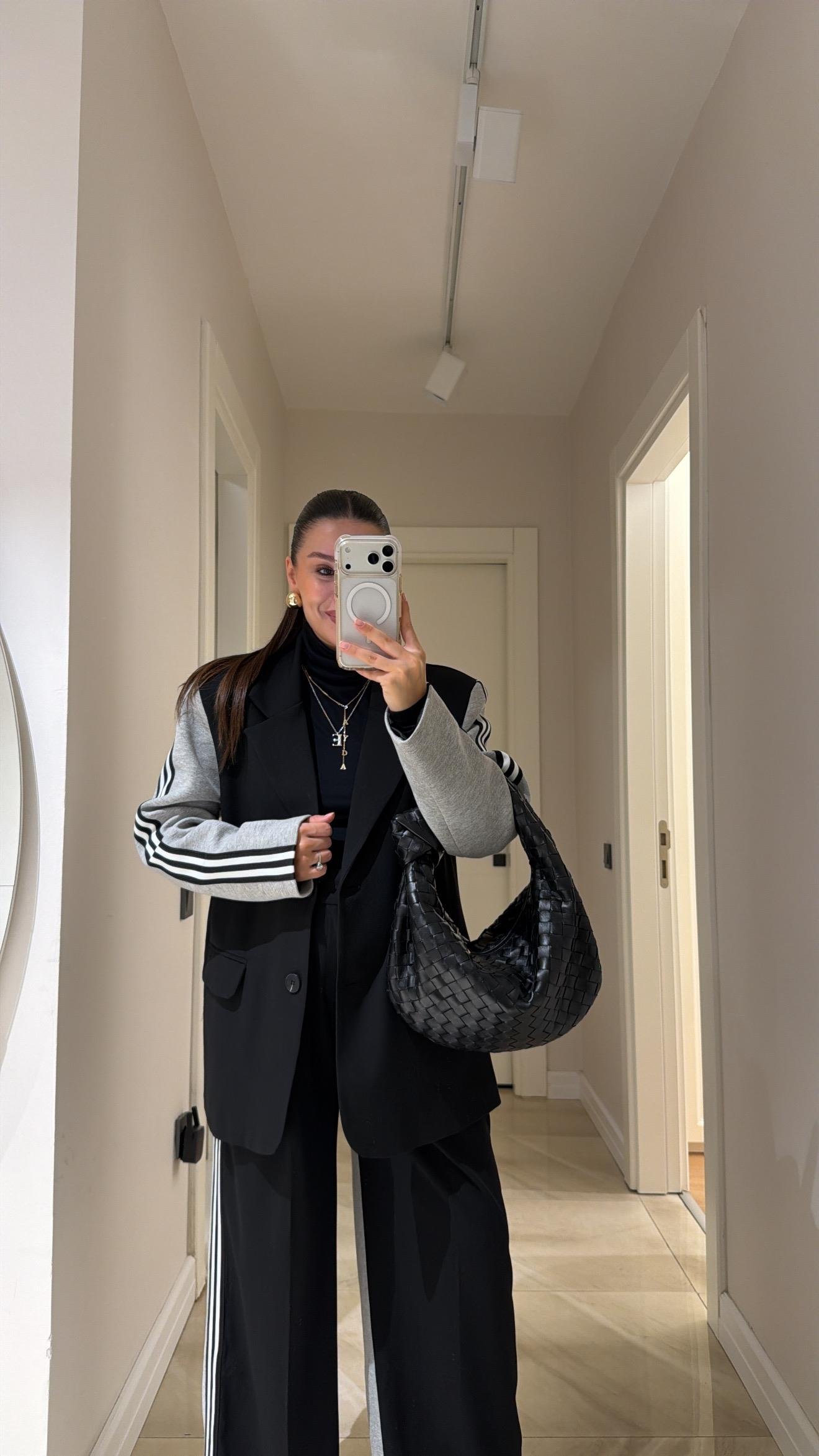 Siyah Gri Şerit Detaylı Garnili Blazer Ceket