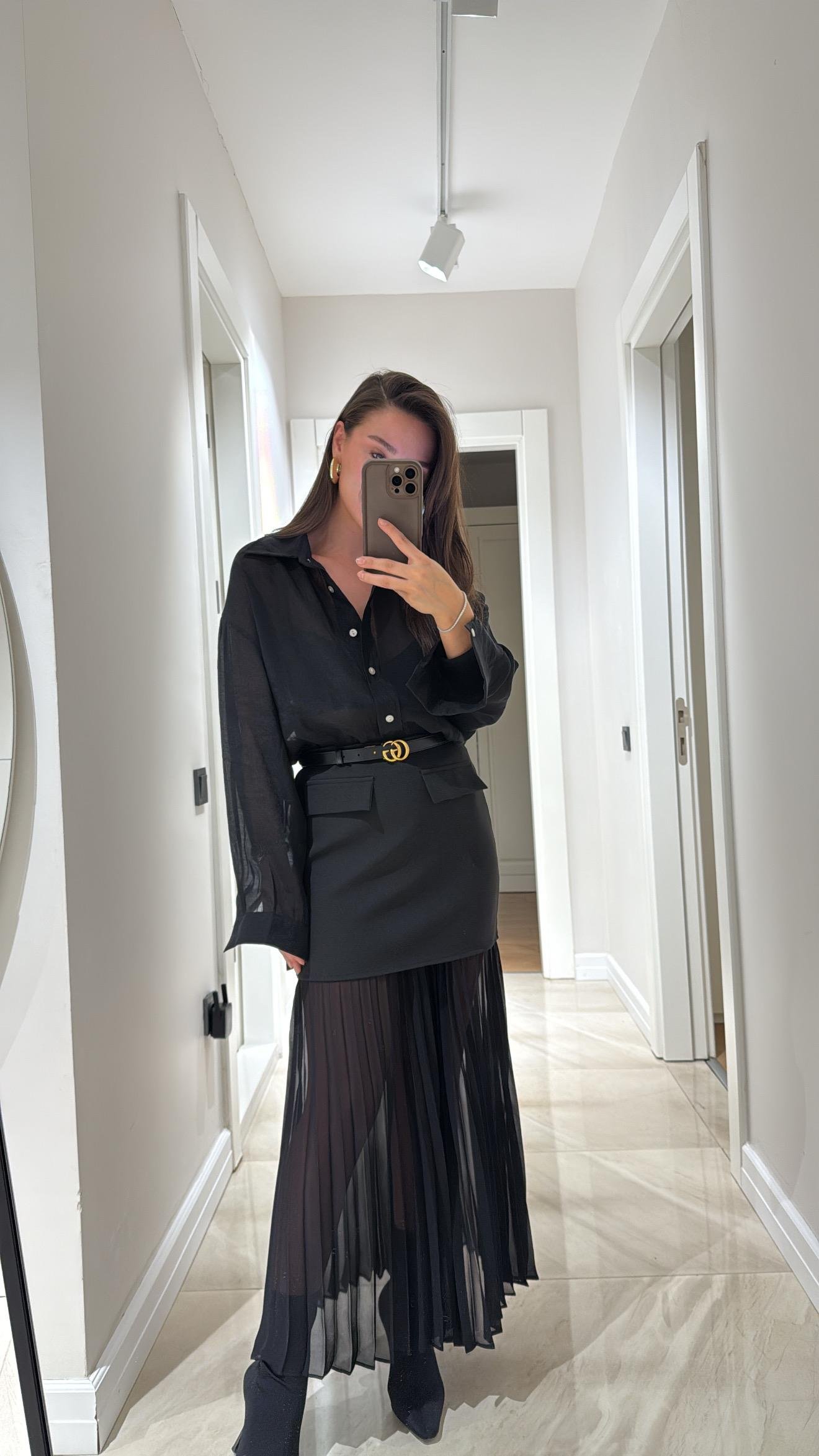 Siyah İçi Piliseli Cep Detaylı Etek