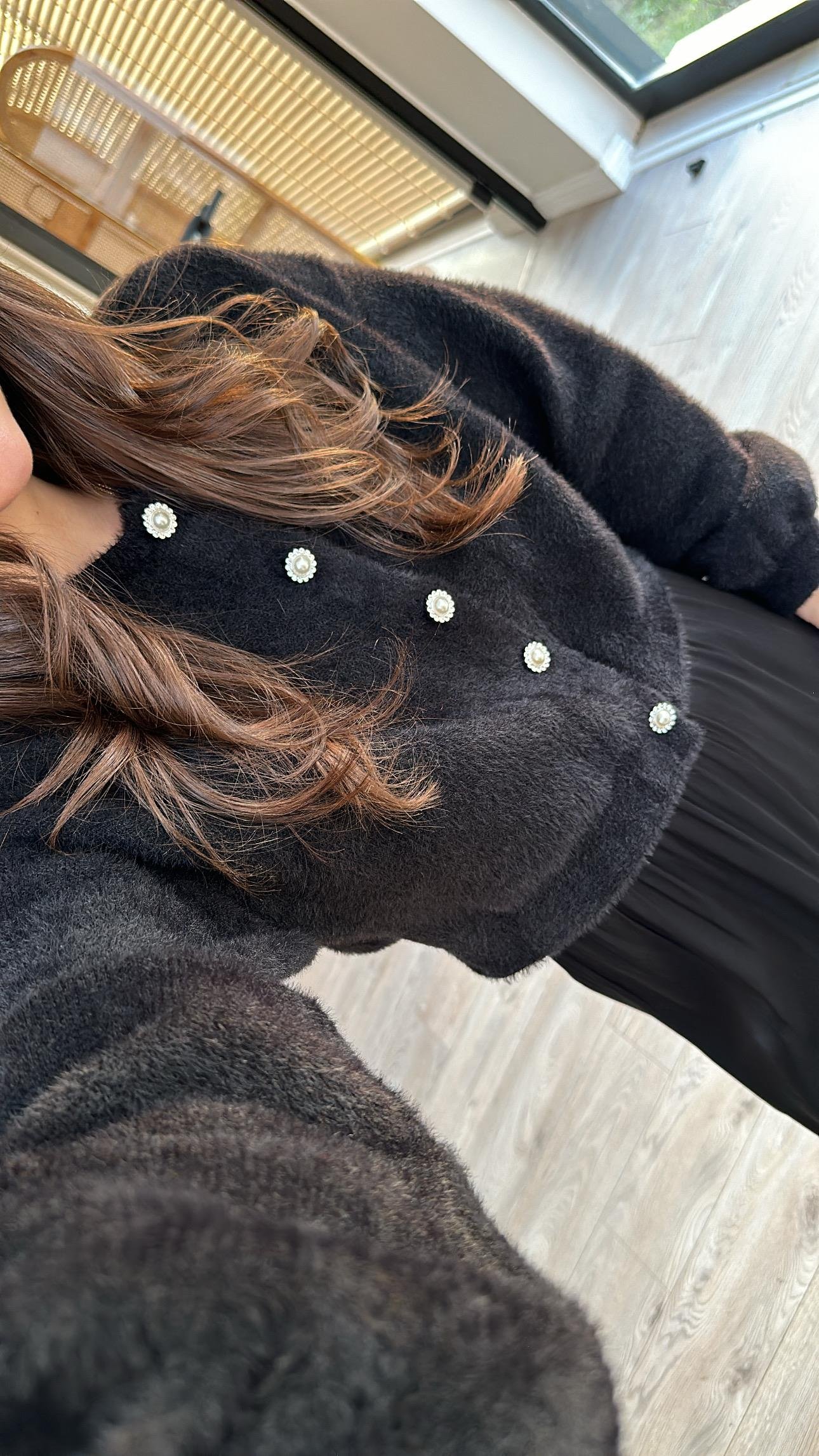 Siyah İnci Düğme Detaylı Balon Kol Yumoş Hırka 