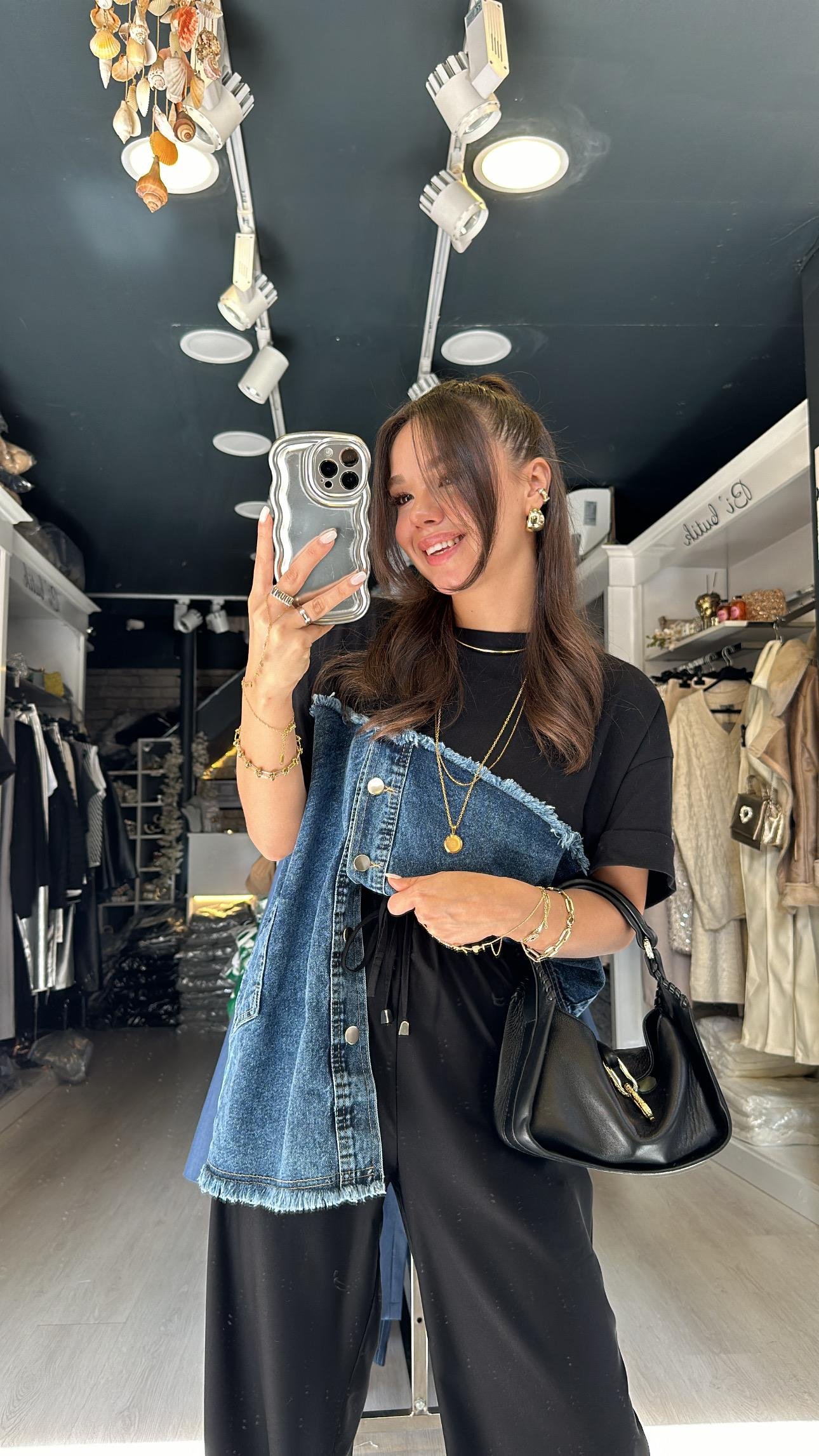 Siyah Jean Detaylı Düğmeli Tshirt