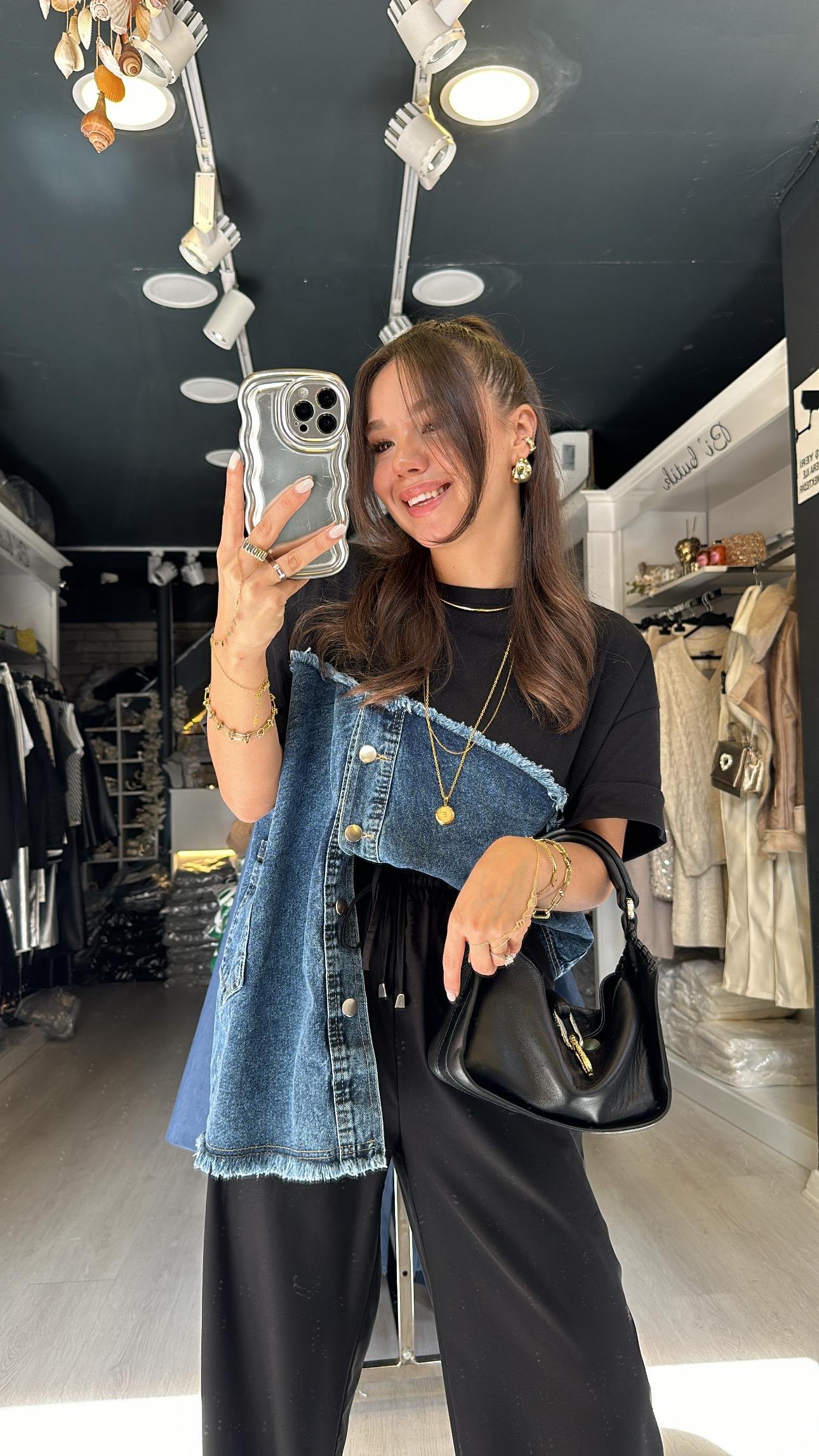 Siyah Jean Detaylı Düğmeli Tshirt