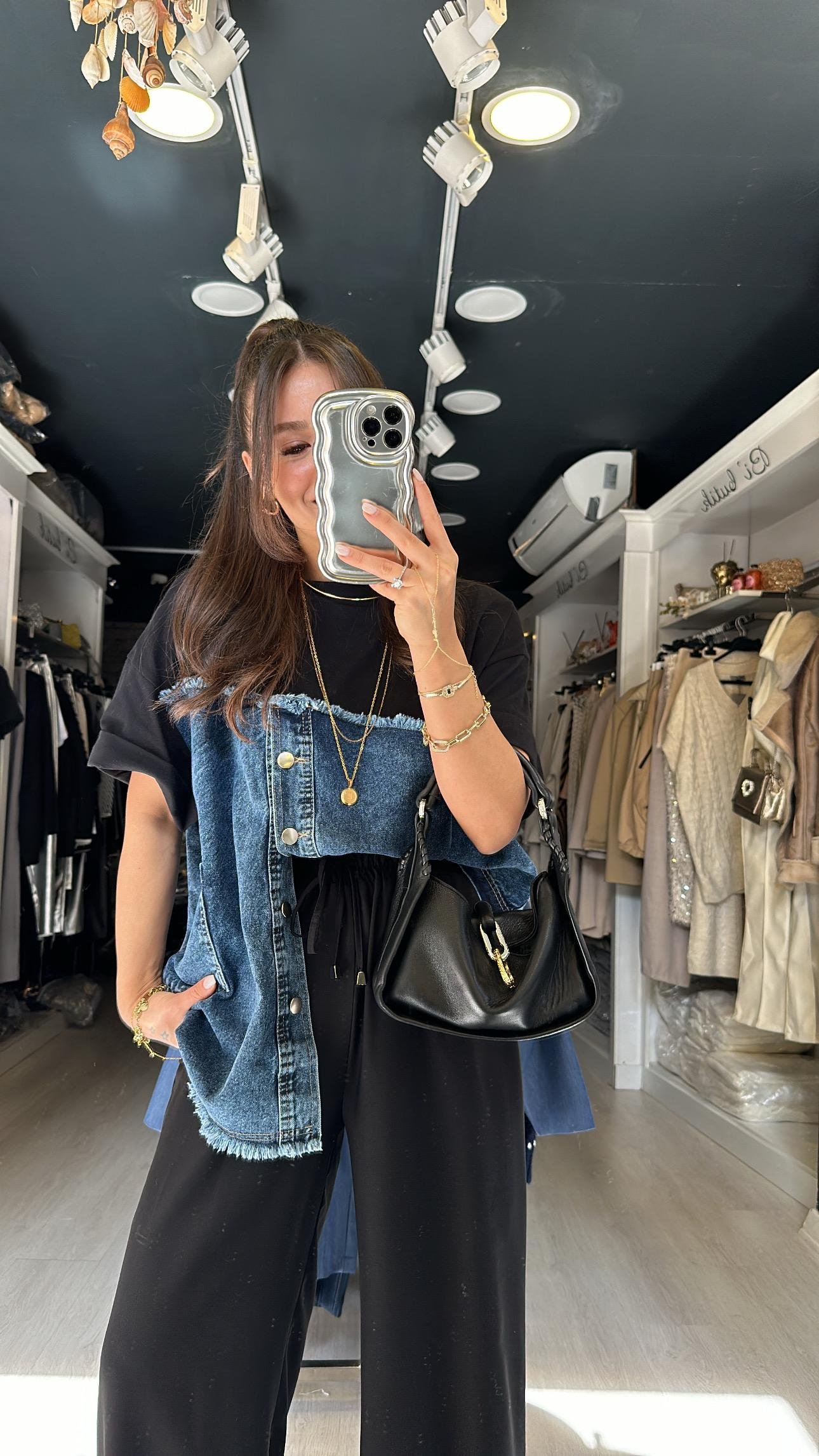 Siyah Jean Detaylı Düğmeli Tshirt