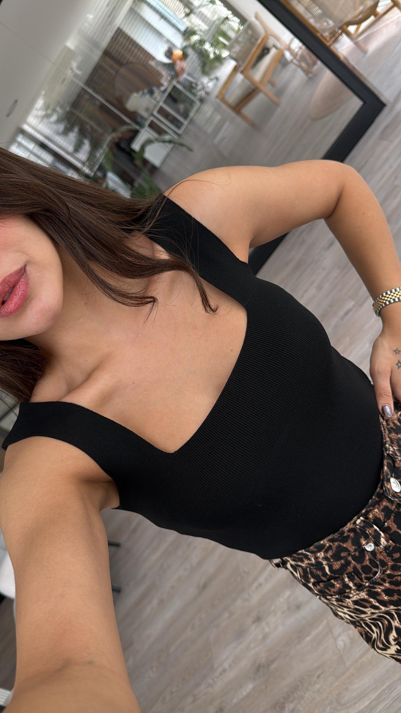 Siyah Kare Yaka Triko Atlet