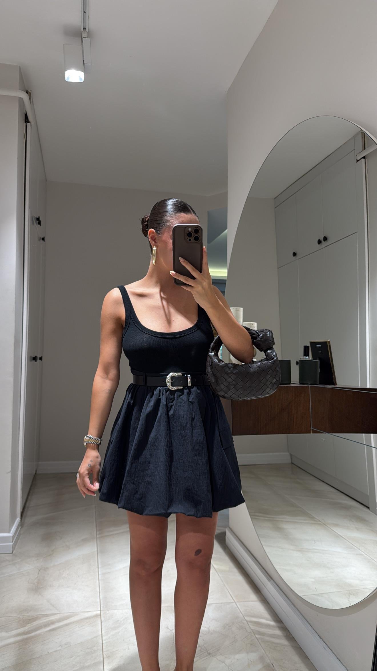 Siyah Kemer Aksesuarlı Balon Mini Etek