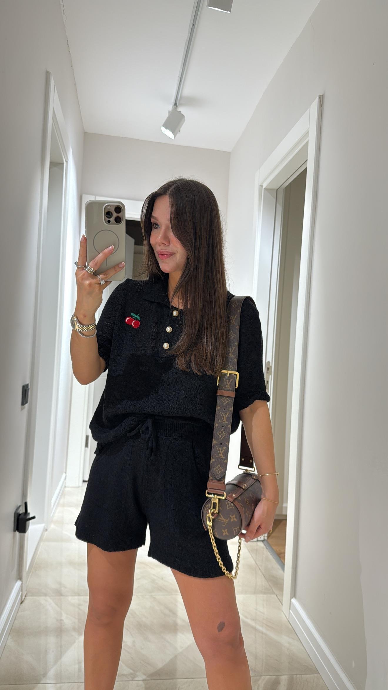 Siyah  Kiraz Detaylı Triko Bluz