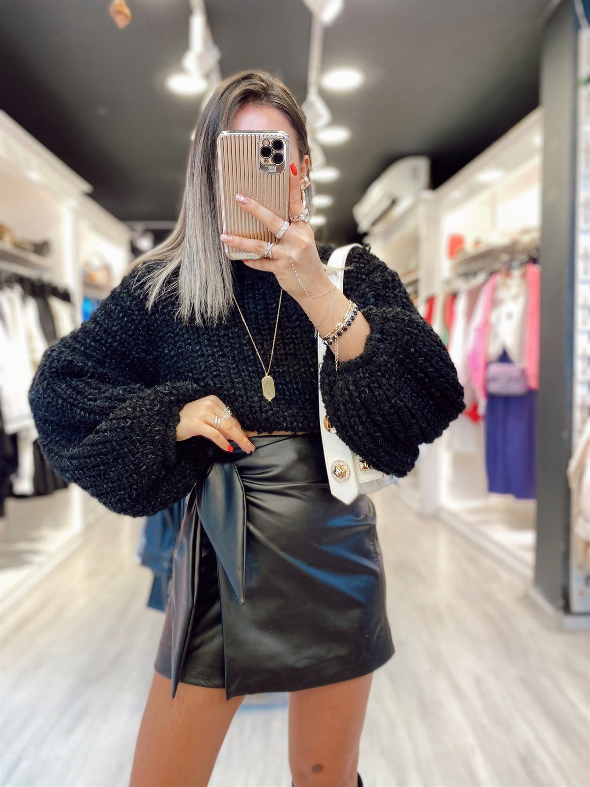 Siyah Kuşaklı Beli Lastikli Deri Etek 