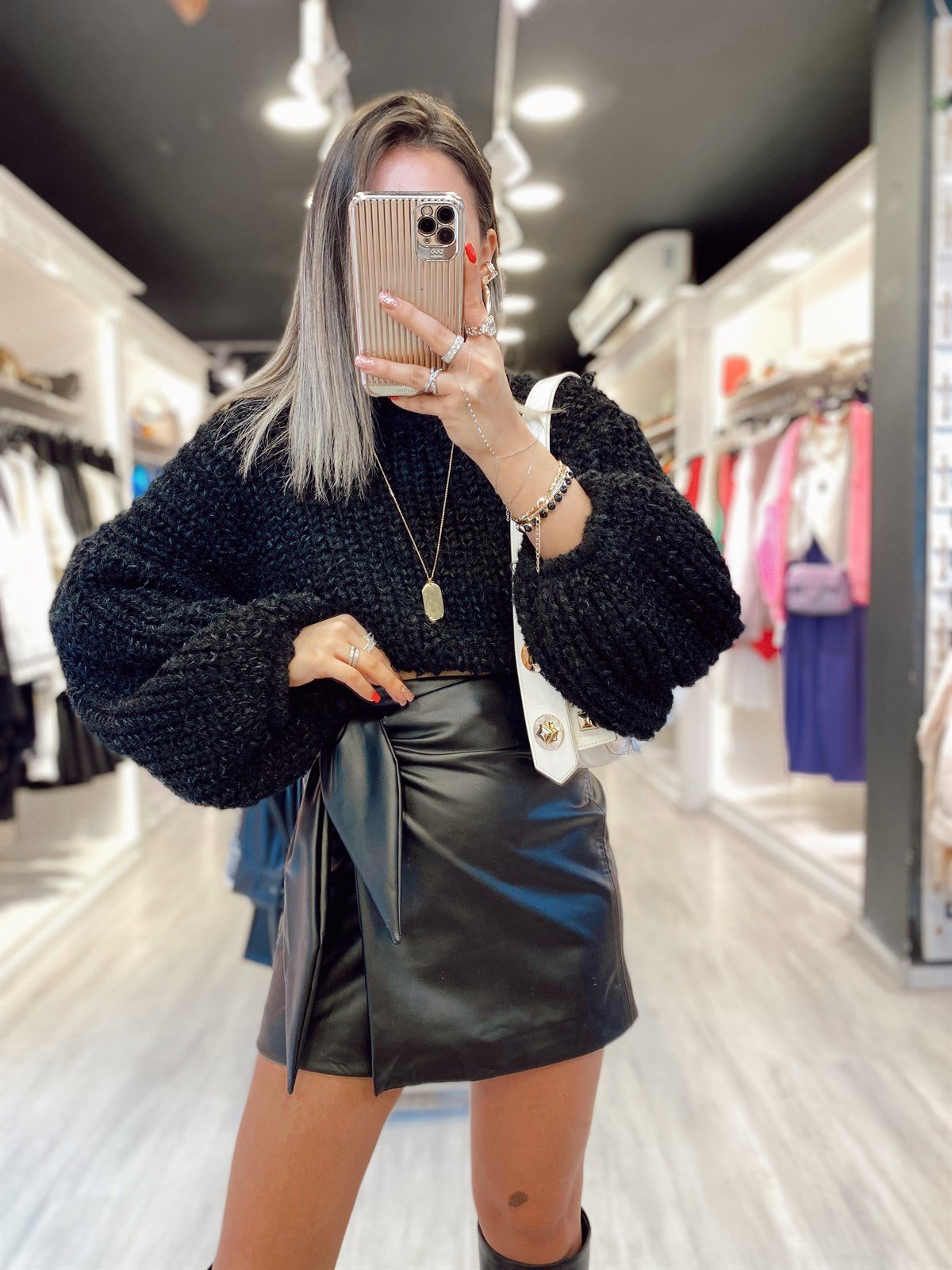 Siyah Kuşaklı Beli Lastikli Deri Etek 