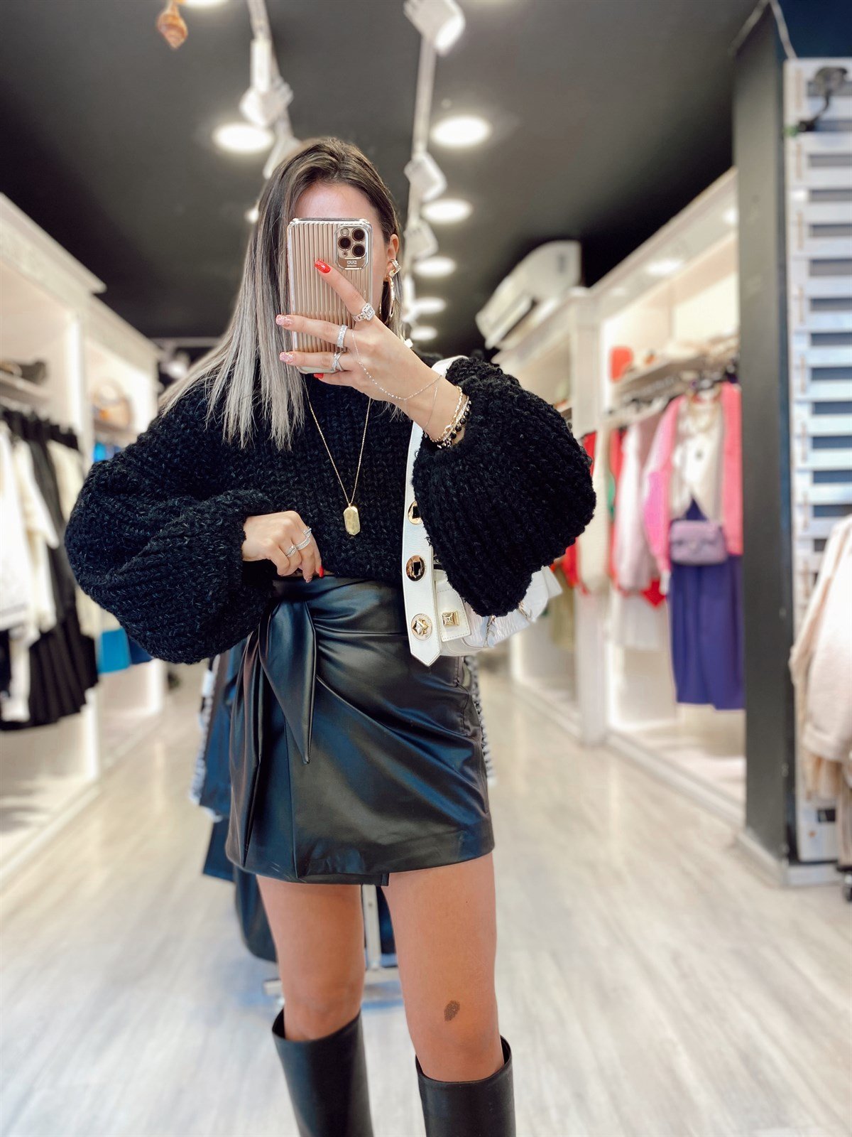 Siyah Kuşaklı Beli Lastikli Deri Etek 