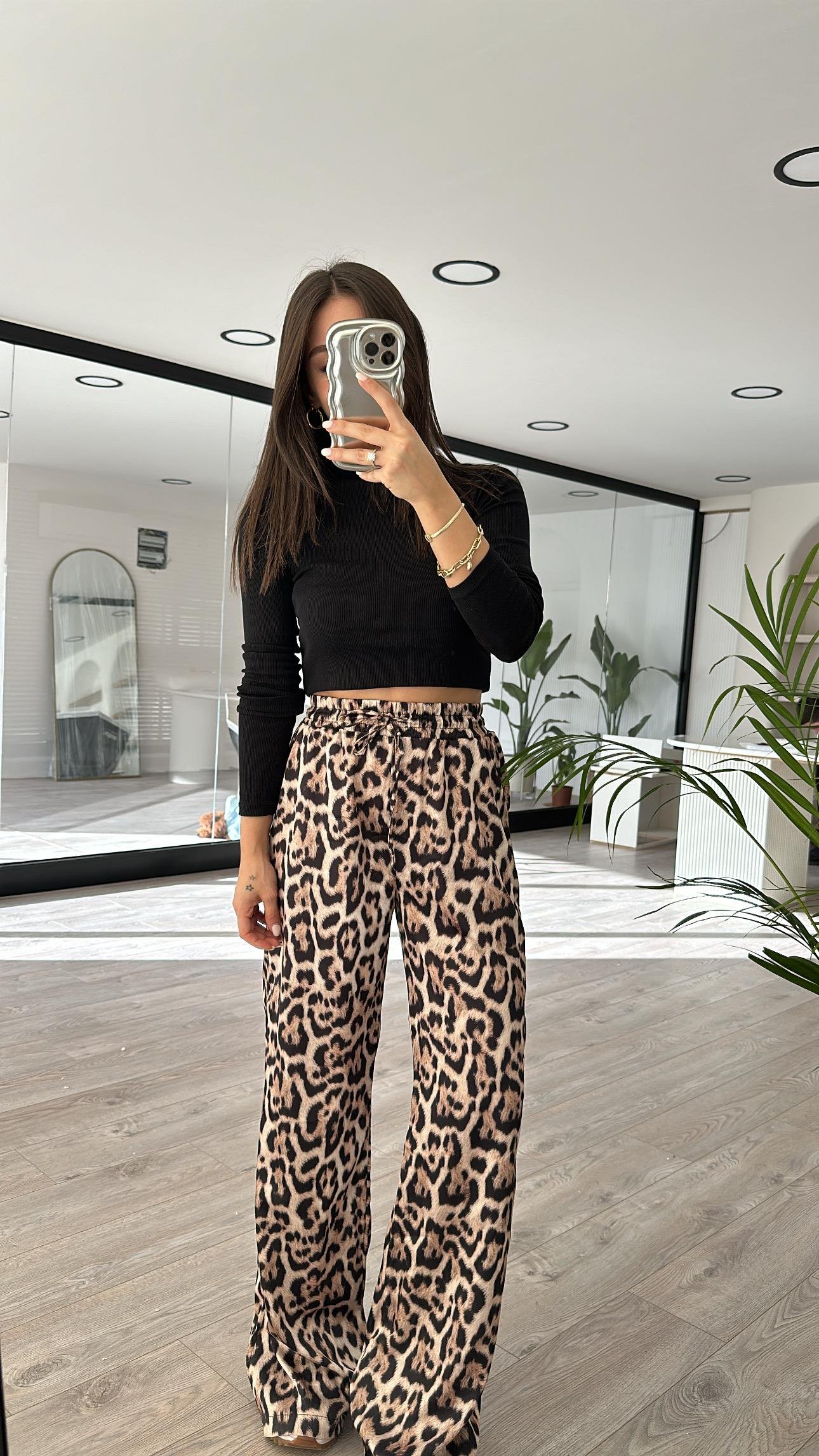 Siyah Leopar Desen Bol Paça Pantolon