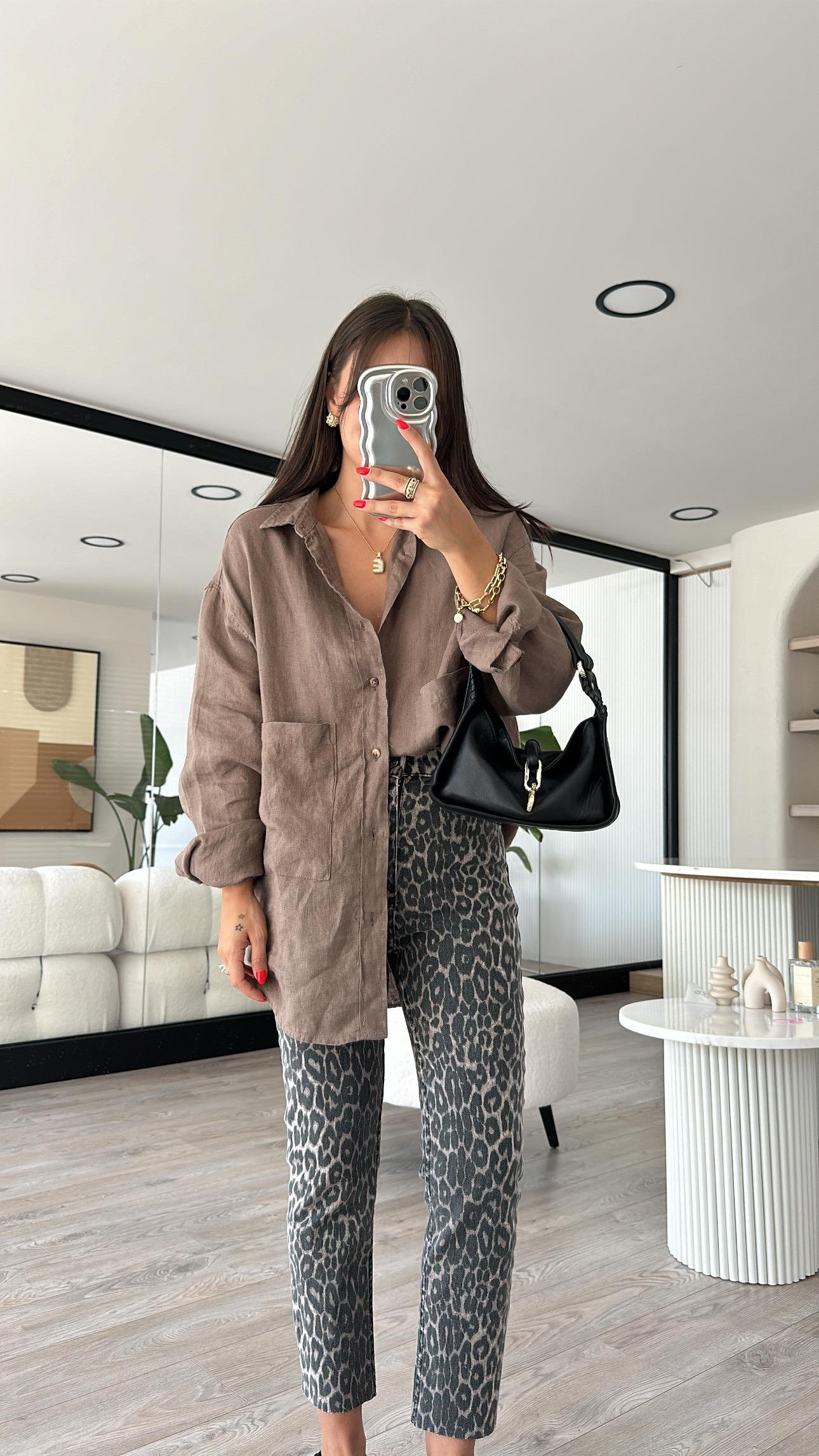 Siyah Leopar Desen Marka Model Kesik Paça Mom Jean