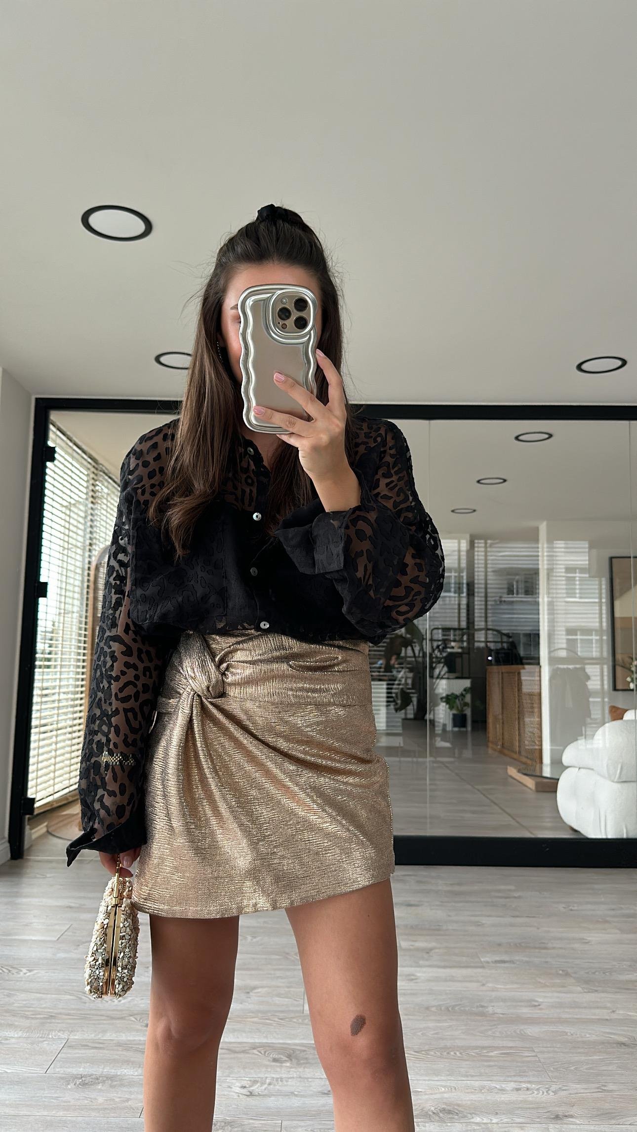 Beyaz Arka Tül Detaylı Oversize Gömlek 