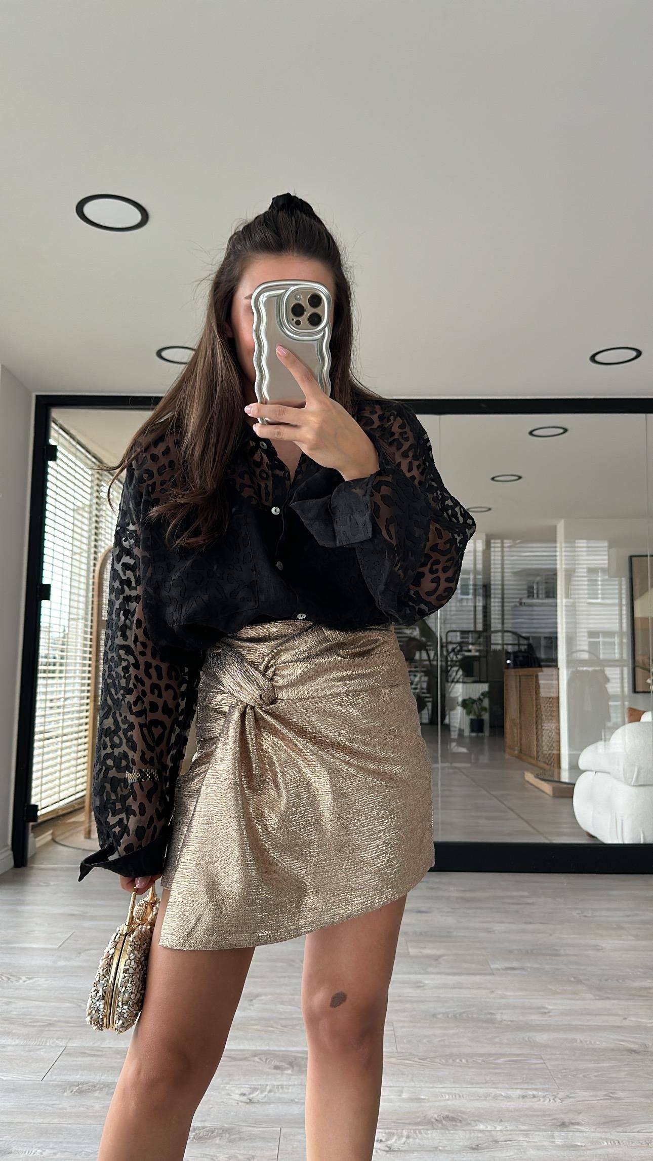 Beyaz Arka Tül Detaylı Oversize Gömlek 