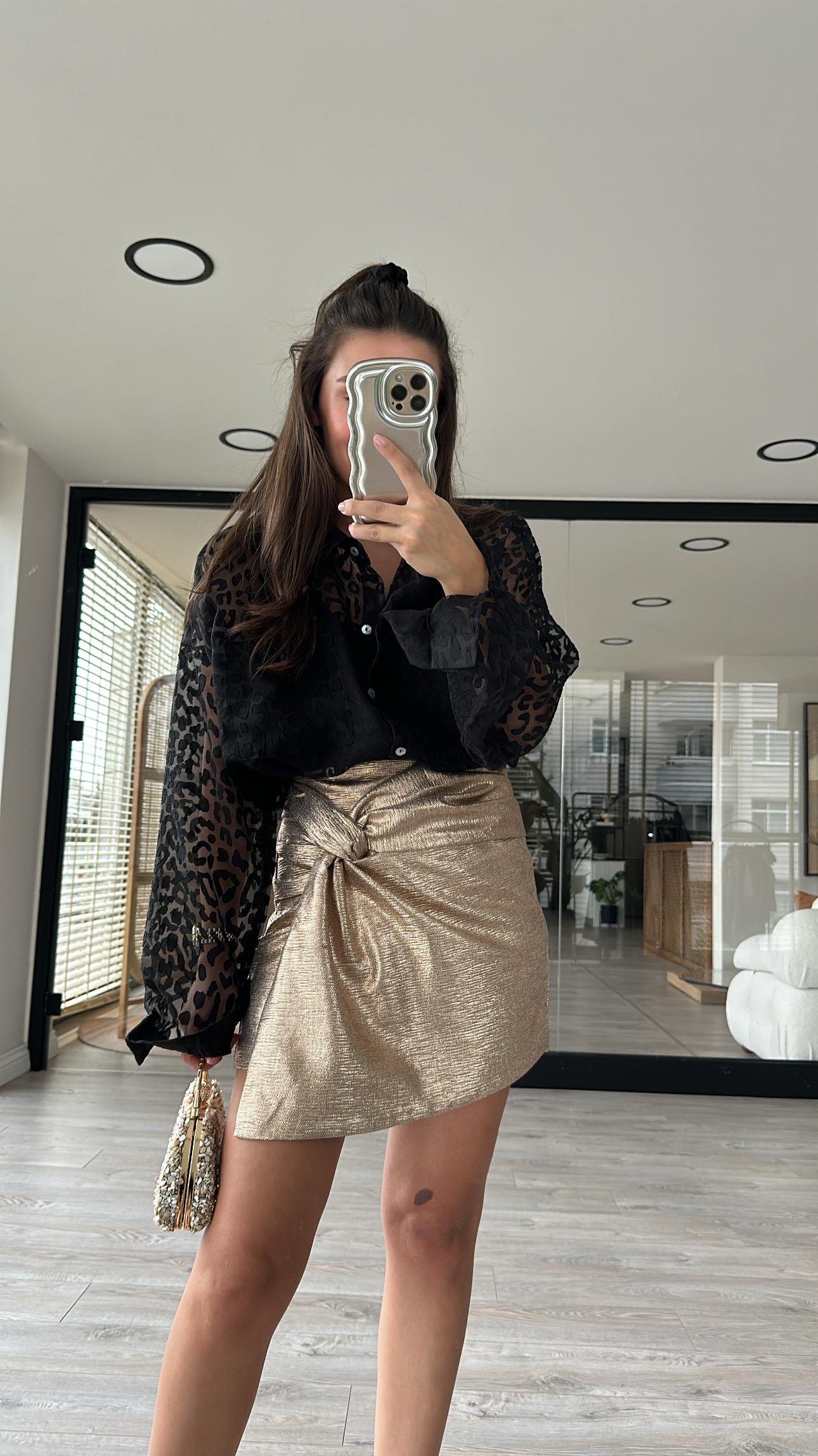 Beyaz Arka Tül Detaylı Oversize Gömlek 