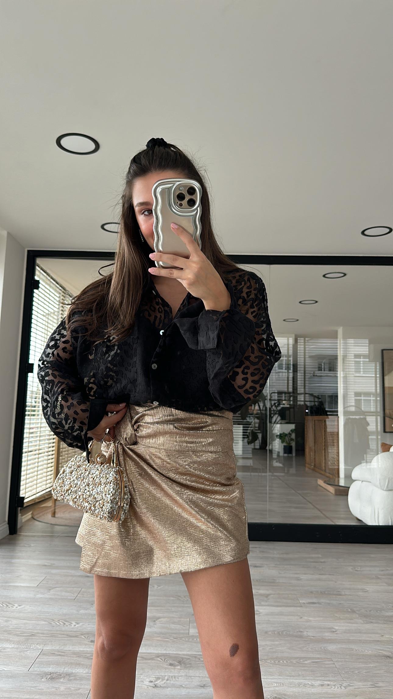 Beyaz Arka Tül Detaylı Oversize Gömlek 