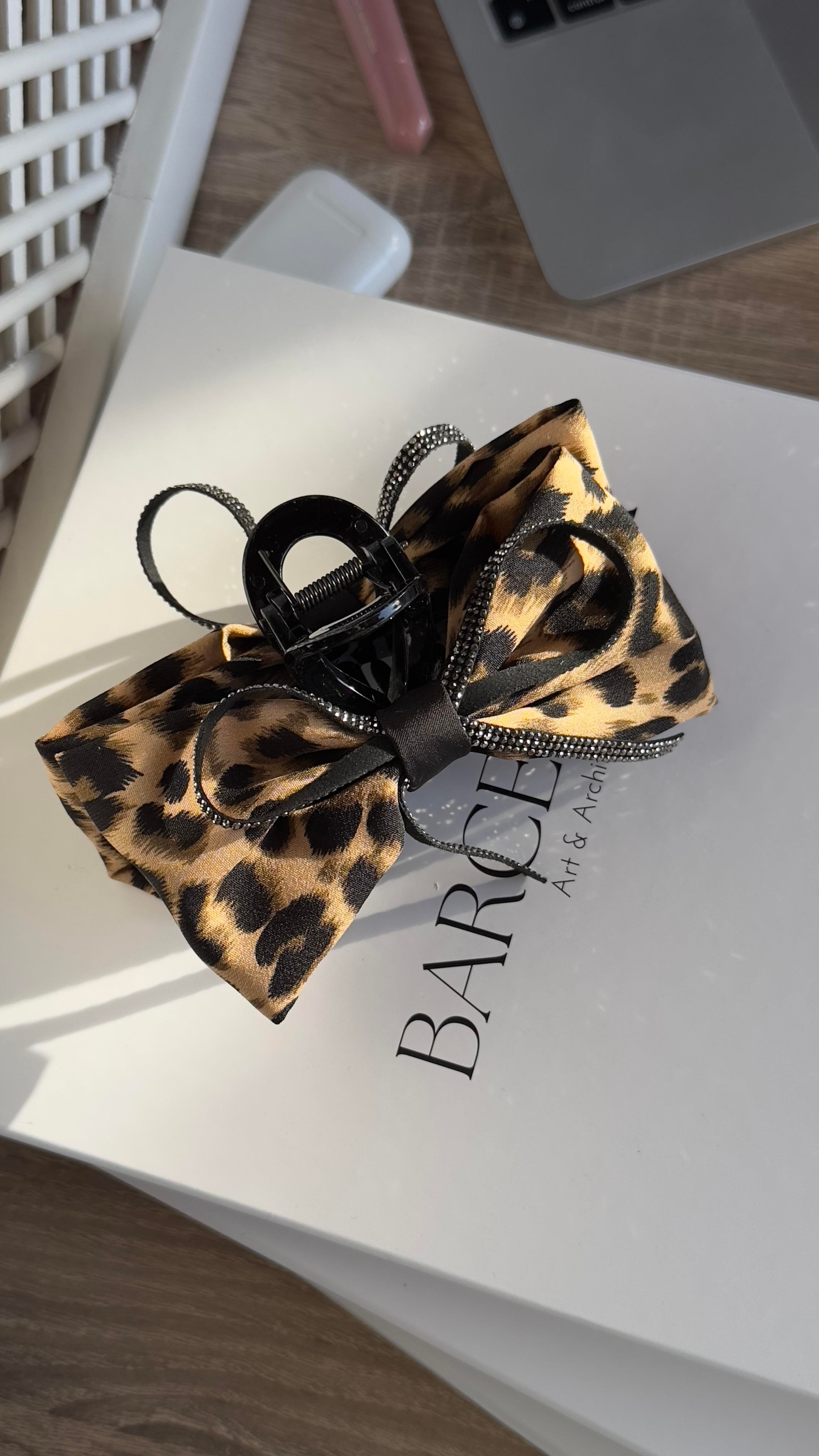 Siyah Leopar Kurdeleli Büyük Boy Kıskaçlı Toka