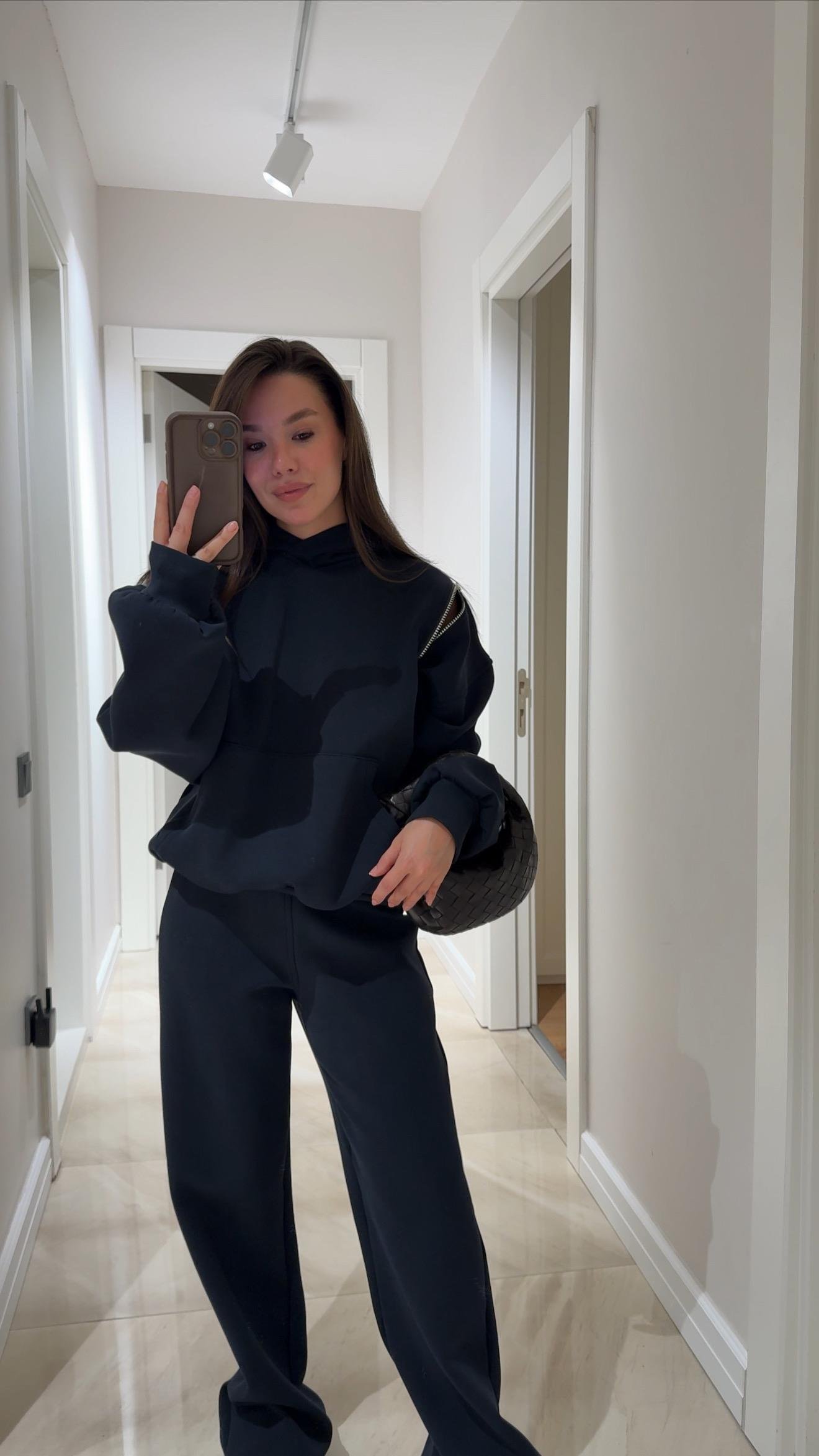 Siyah Omuz Fermuar Detaylı Modal Takım