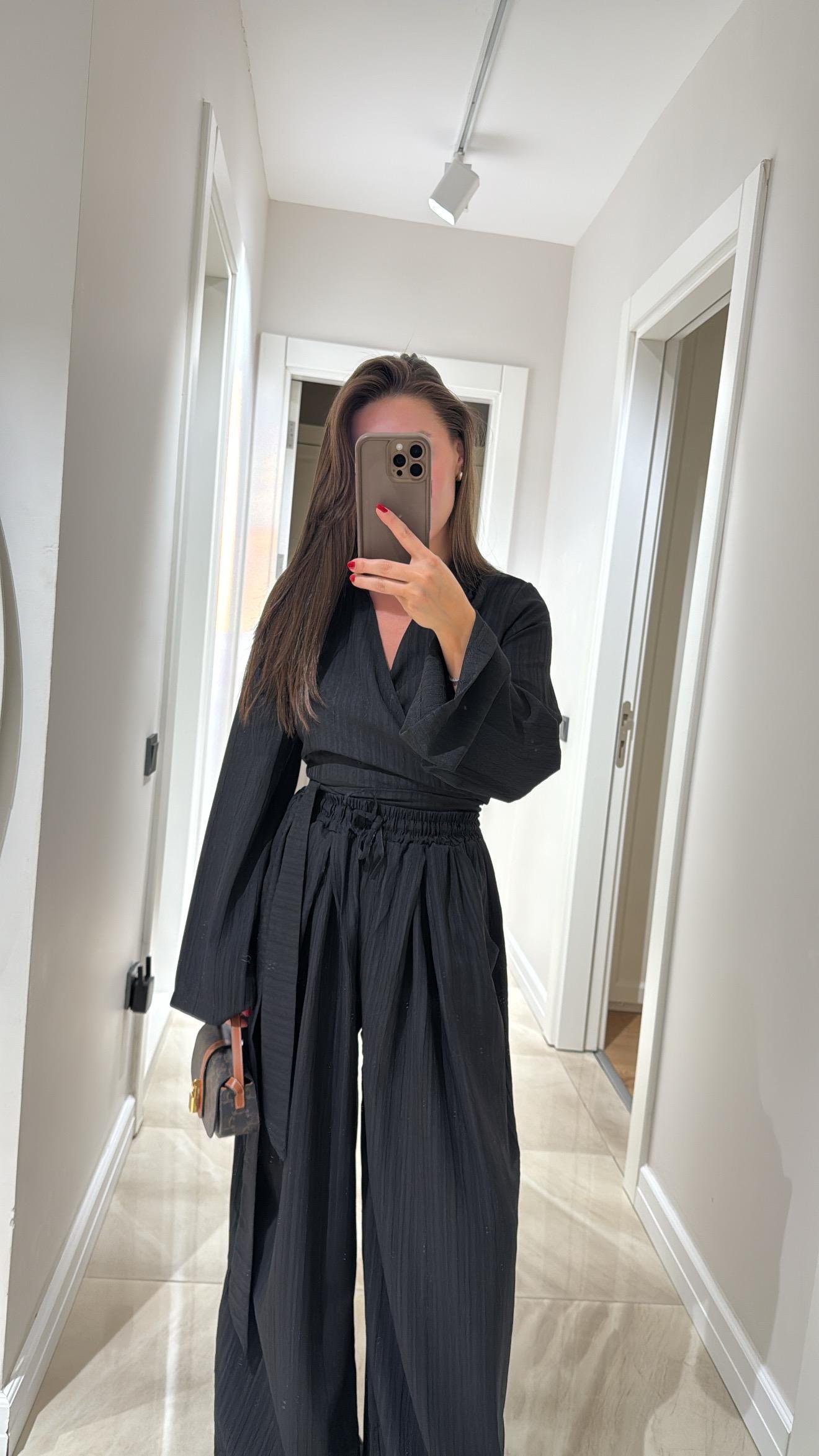 Siyah Ön Bağlamalı Gofreli Bluz Takım