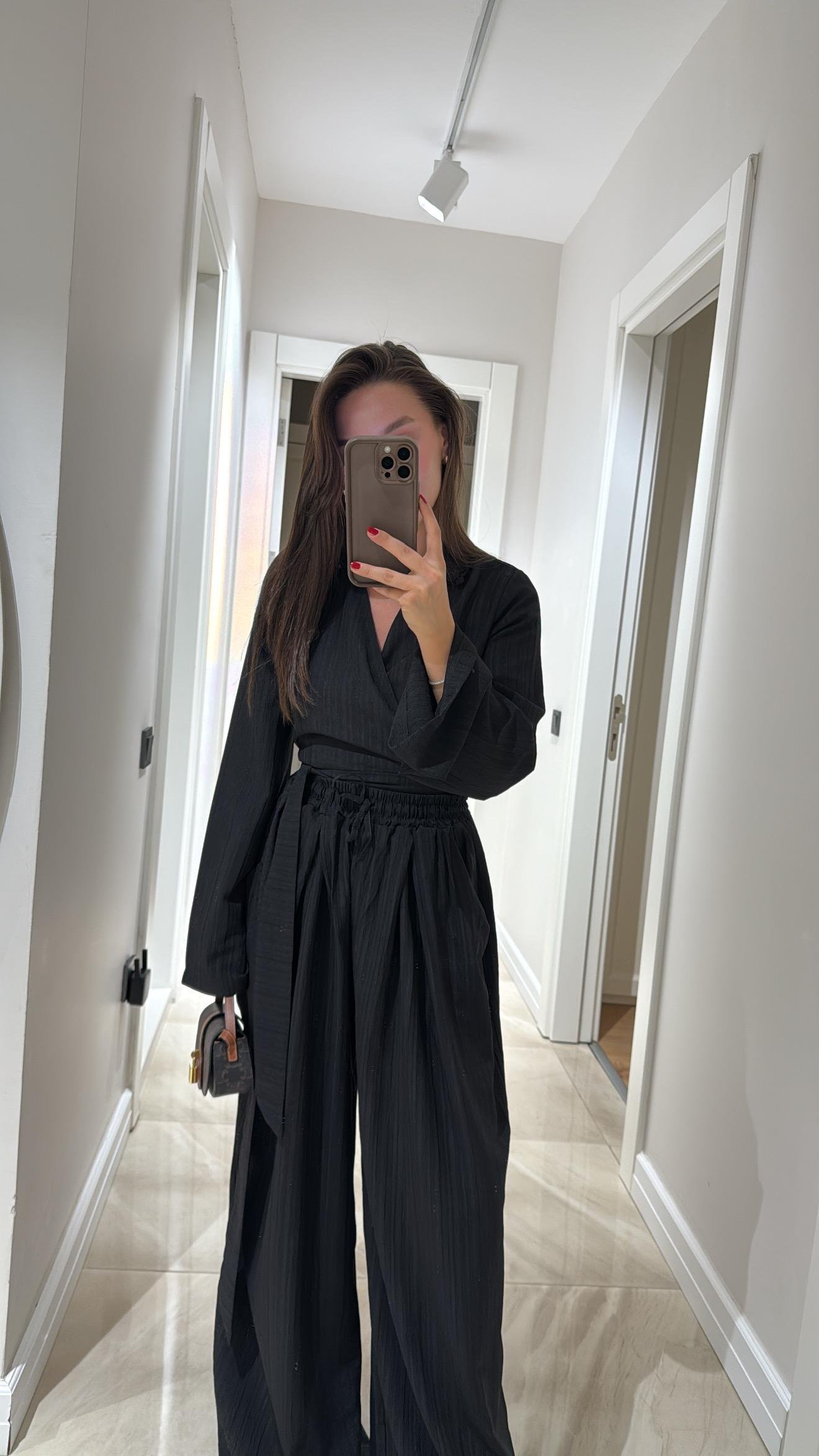 Siyah Ön Bağlamalı Gofreli Bluz Takım