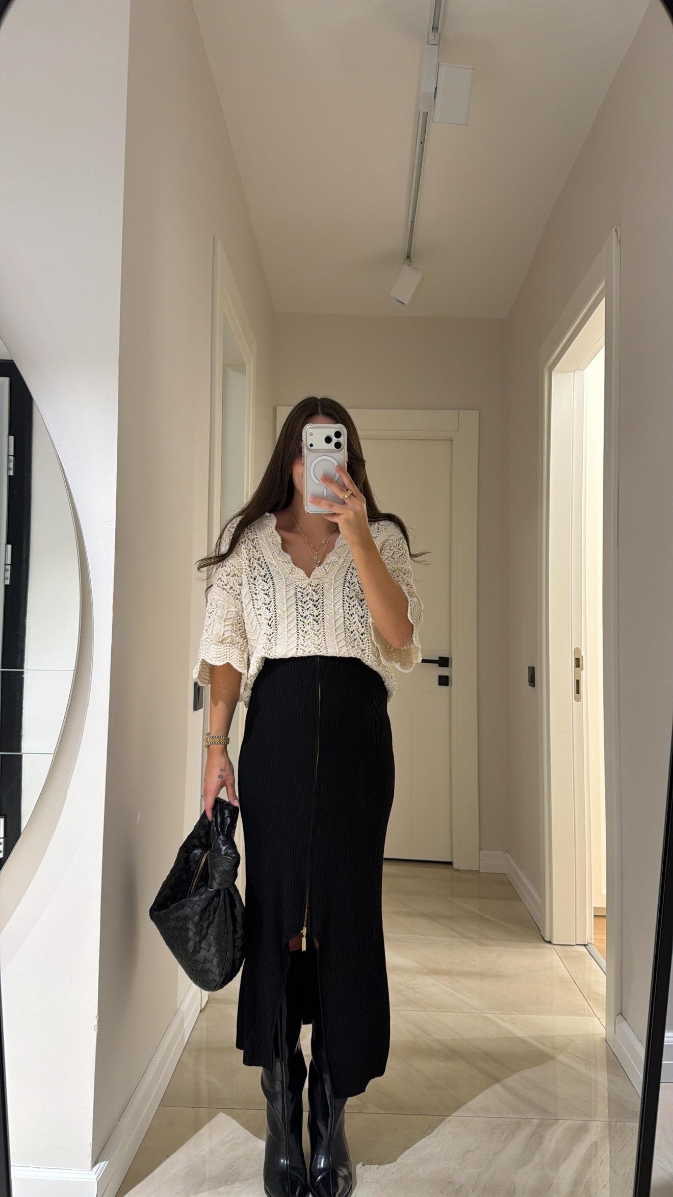 Siyah Ön Fermuarlı Yırtmaçlı Marka Model Etek