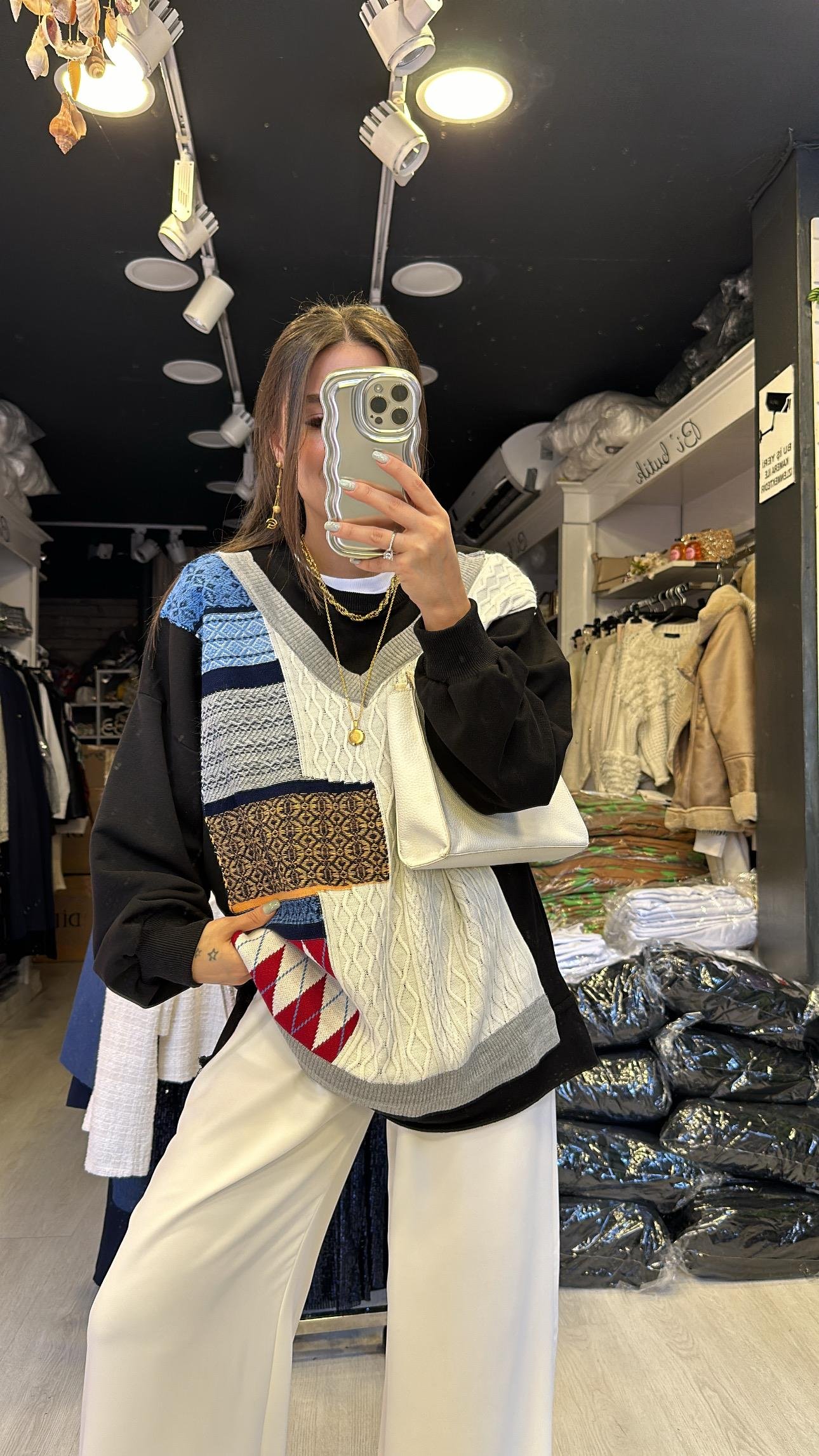 Siyah Ön Triko Detaylı Sweat 