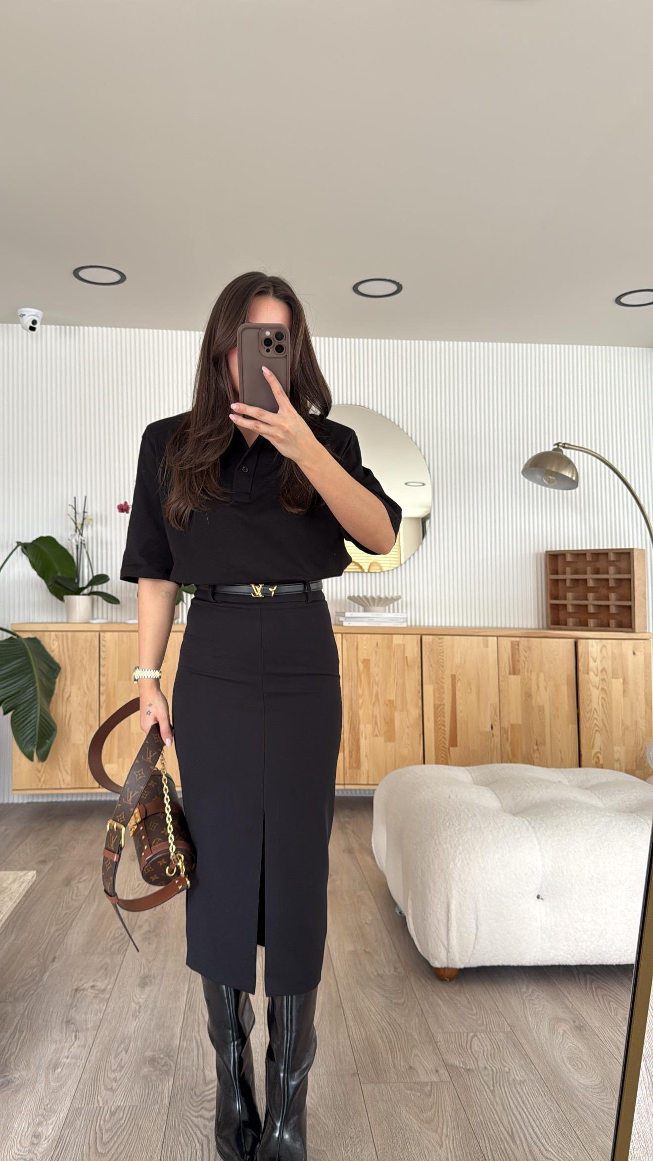 Siyah Ön Yırtmaçlı Midi Boy Marka Model Etek