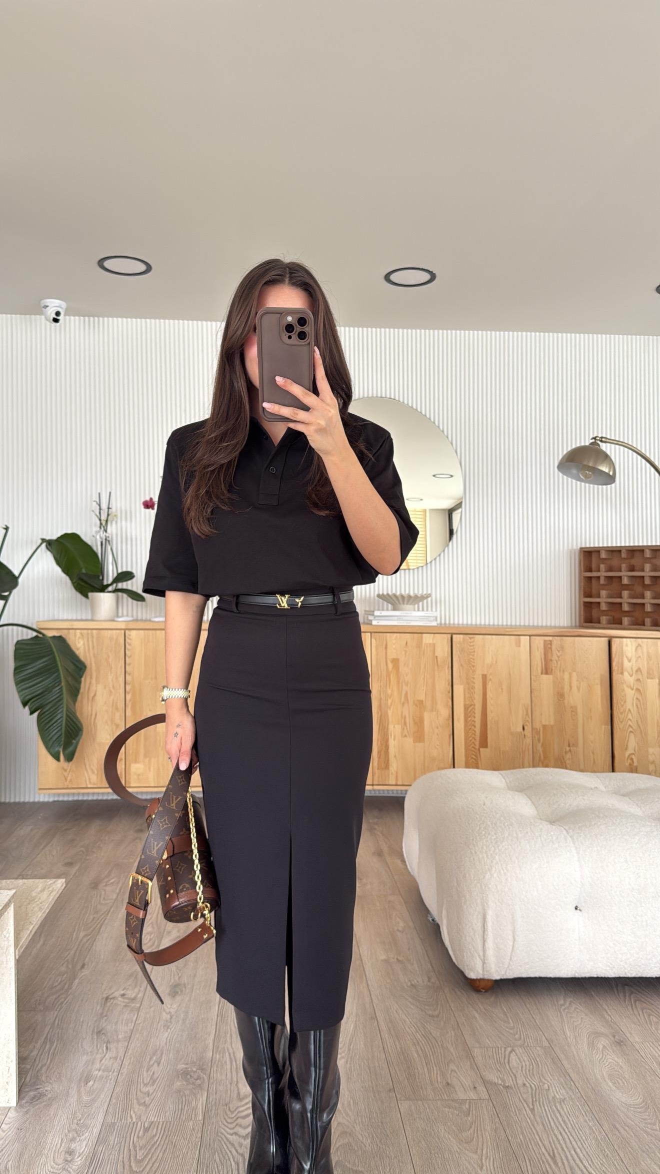 Siyah Ön Yırtmaçlı Midi Boy Marka Model Etek