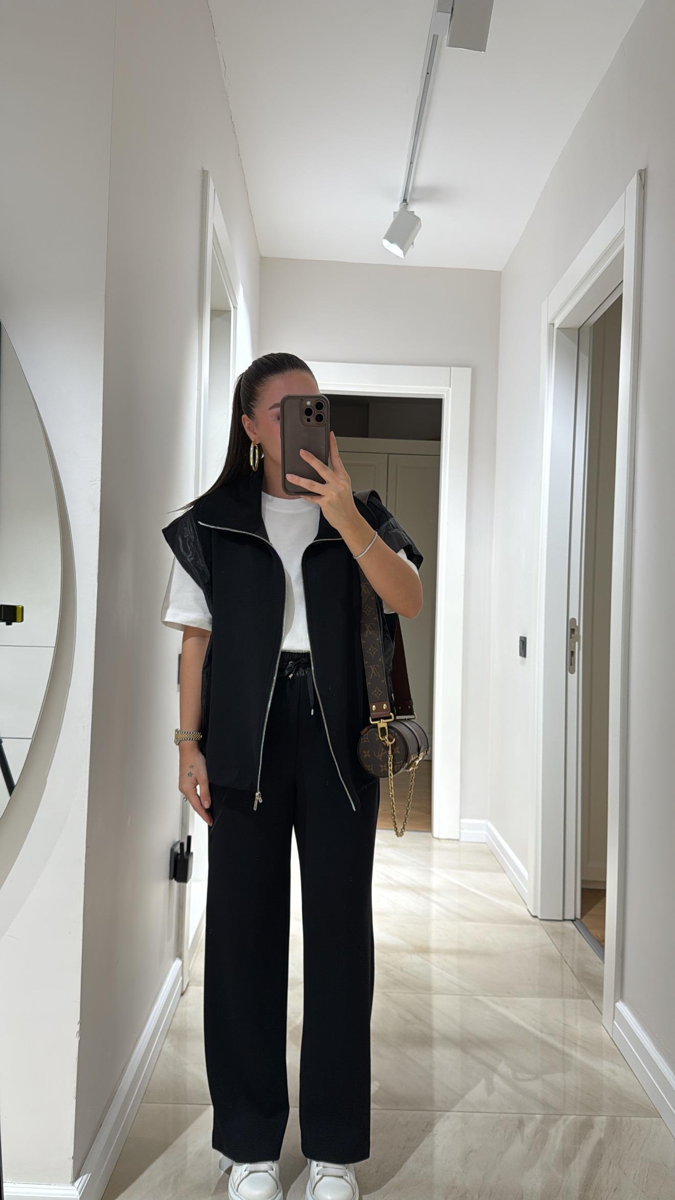 Siyah Paraşüt Kumaş Detaylı Marka Model Takım