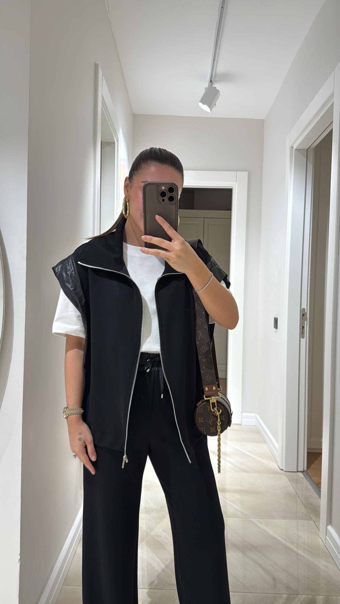 Siyah Paraşüt Kumaş Detaylı Marka Model Takım