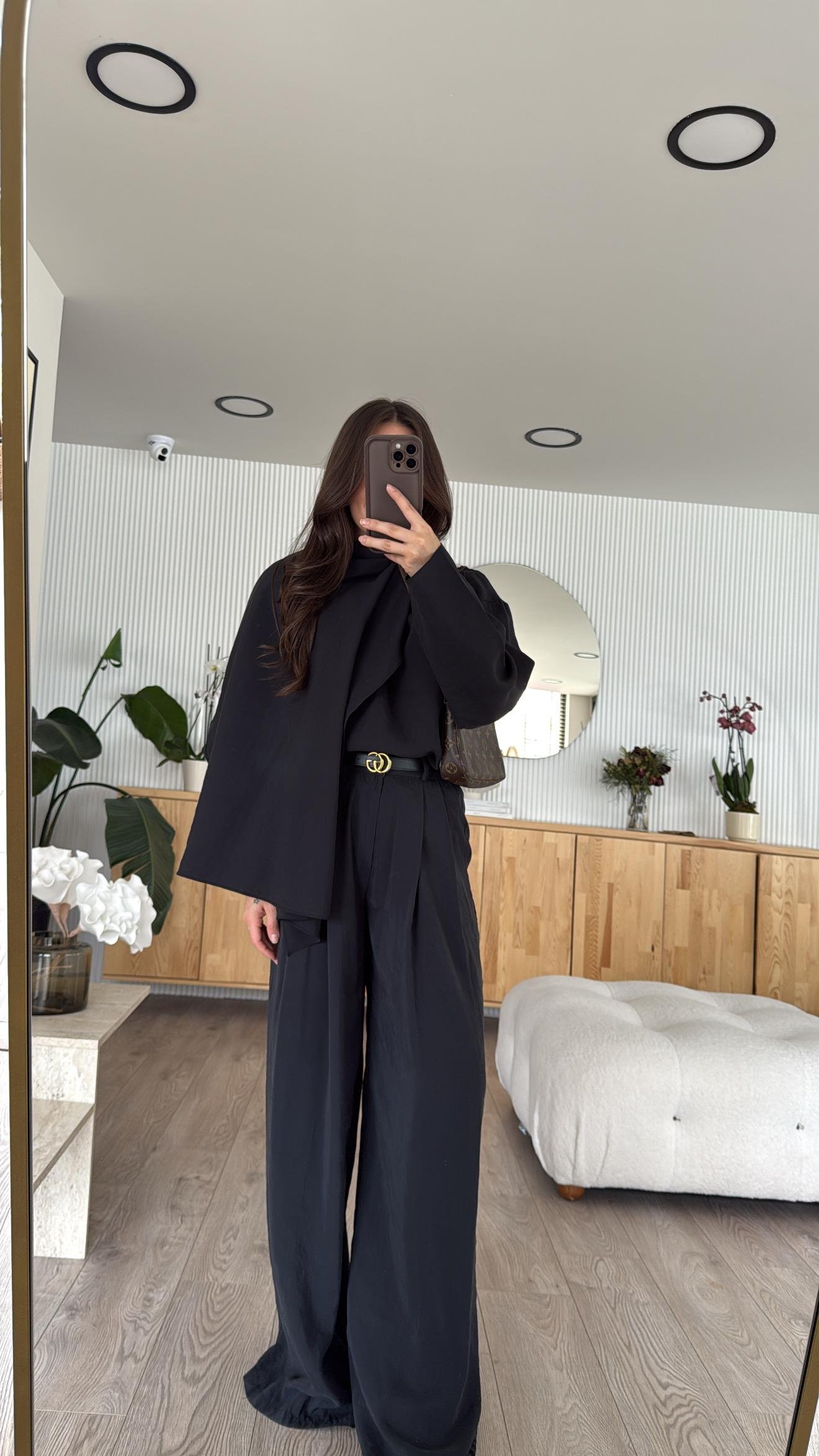 Siyah Pile Detaylı Bol Paça Tensel Pantolon