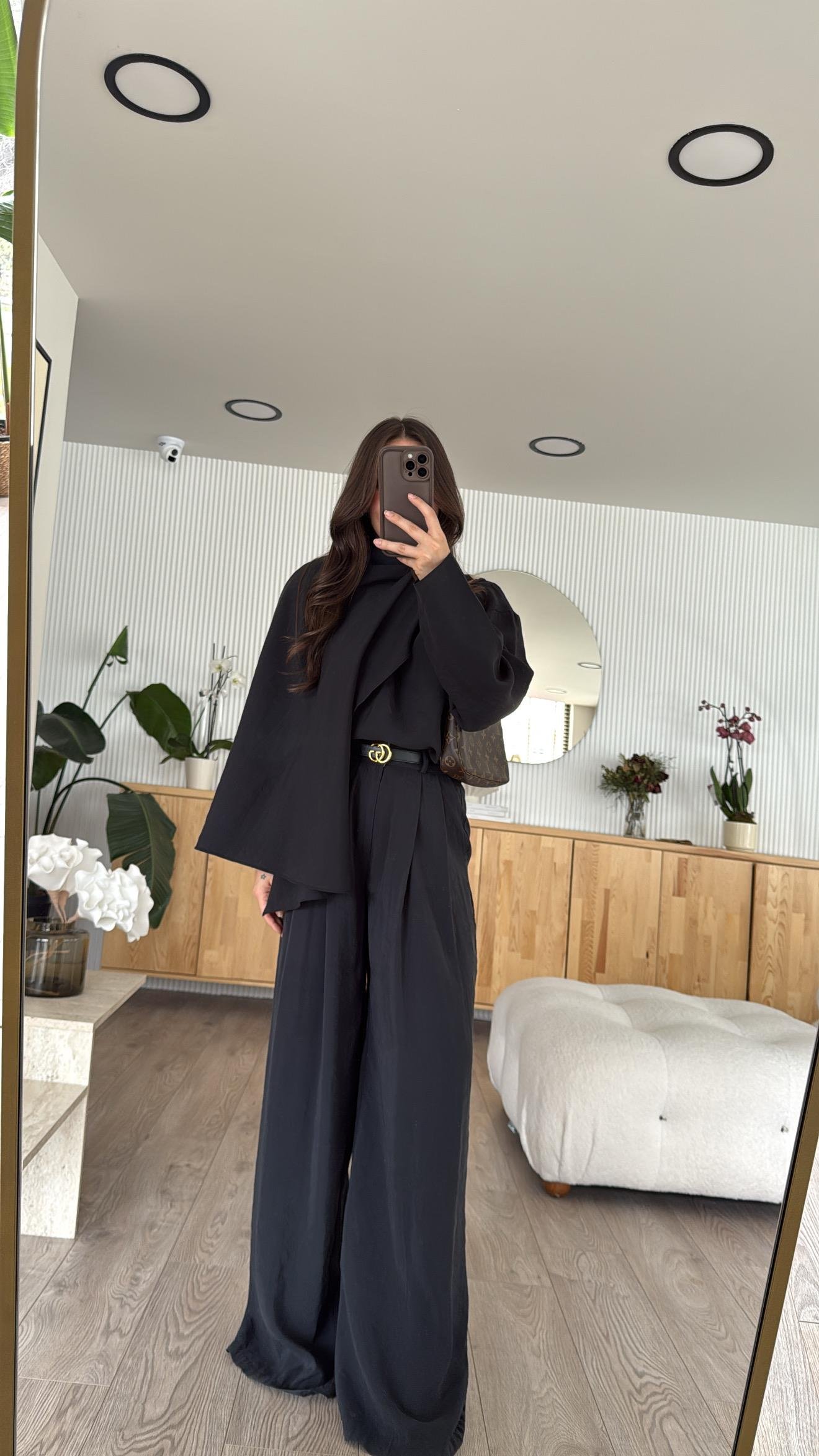 Siyah Pile Detaylı Bol Paça Tensel Pantolon