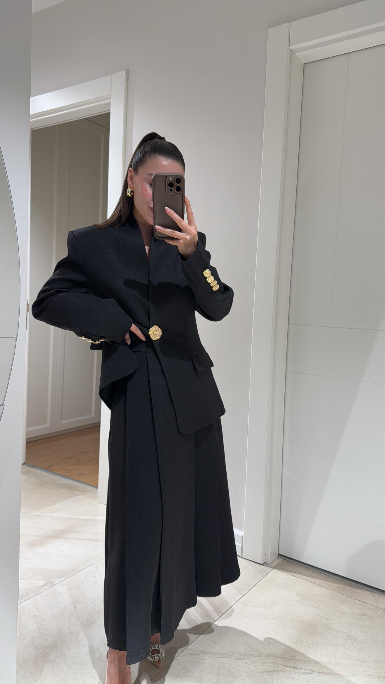 Siyah Pileli Midi Boy Kloş Etek 