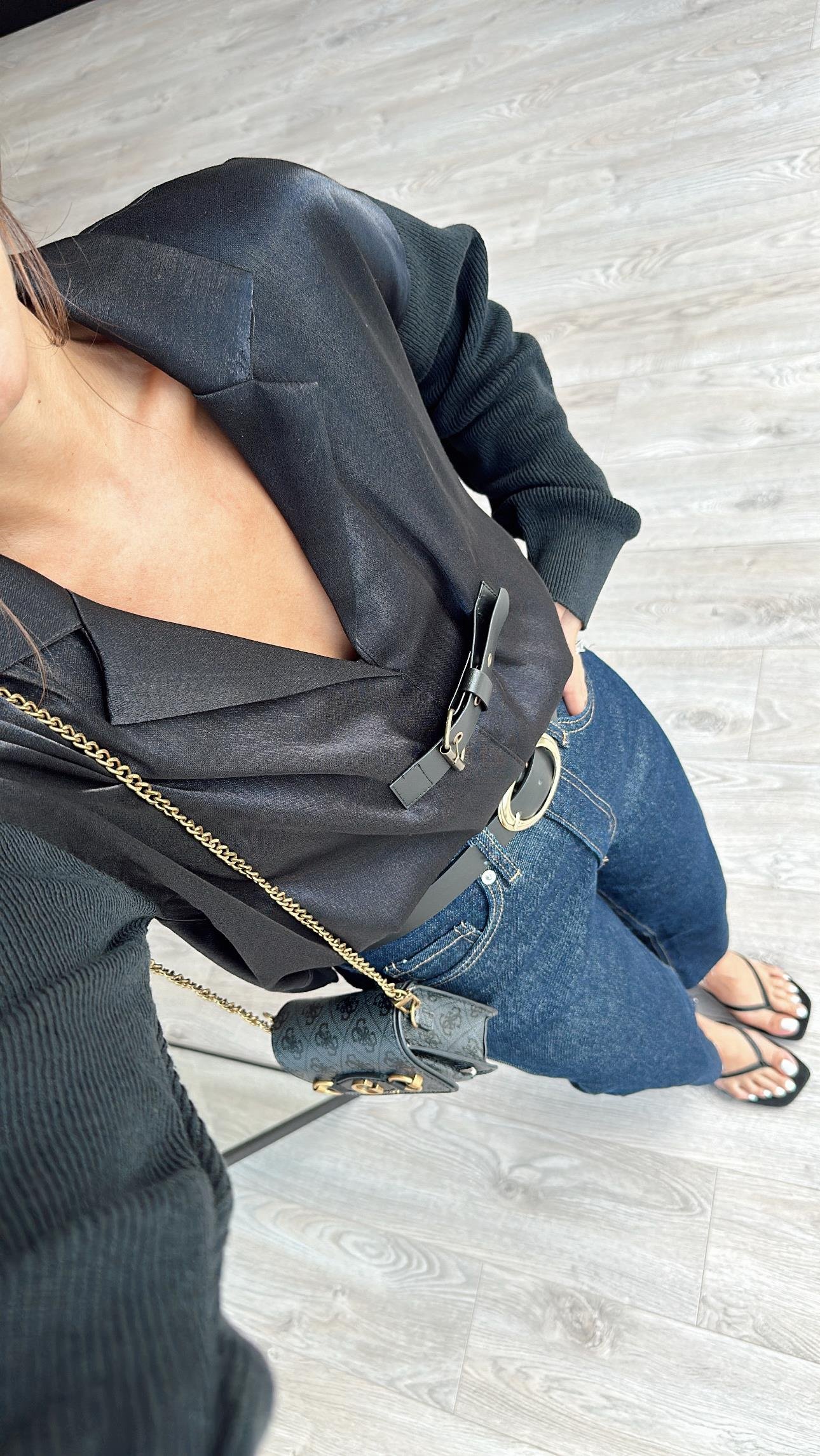 Siyah Renk Kemer Detaylı Triko Kol Bluz 