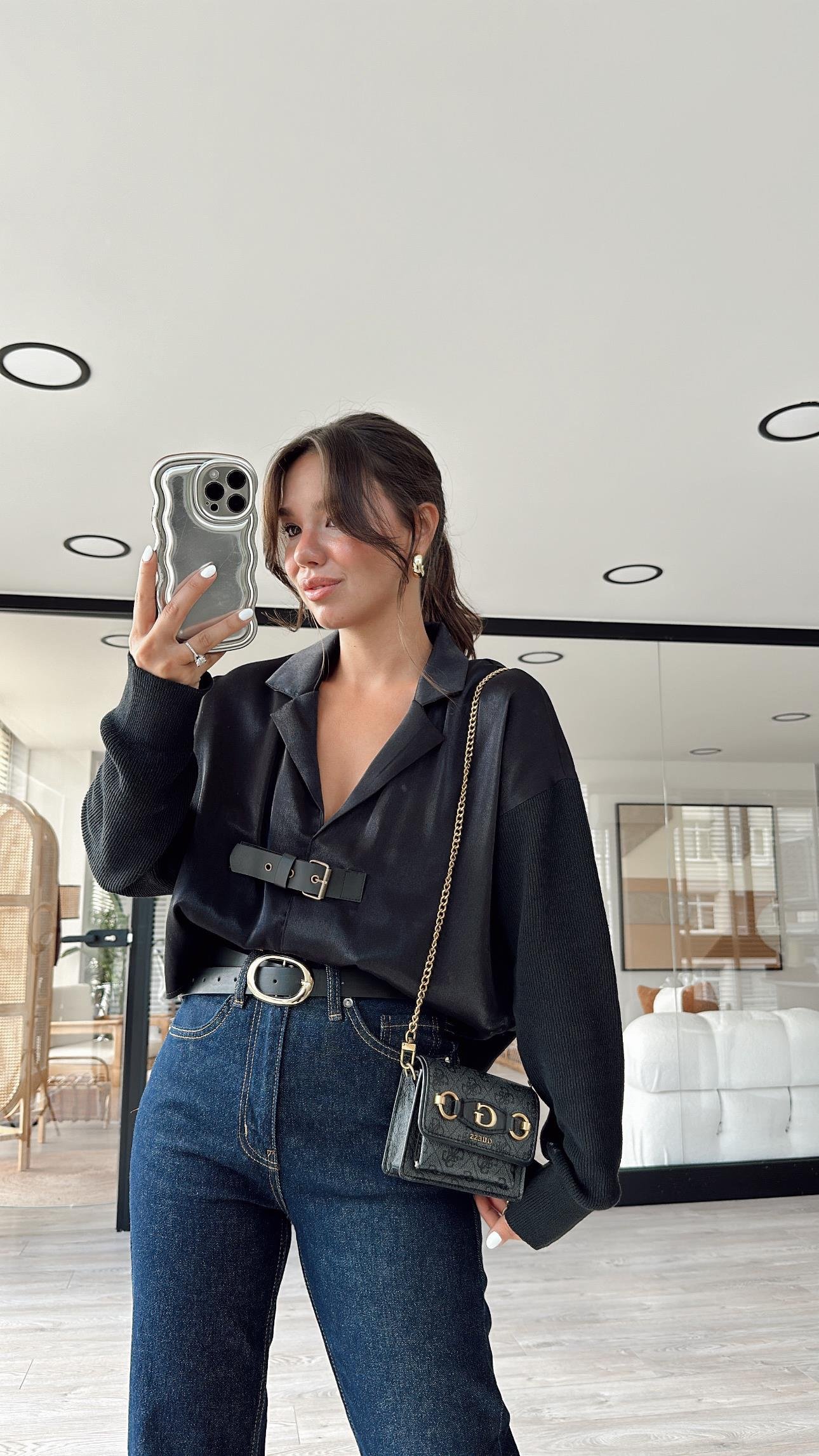 Siyah Renk Kemer Detaylı Triko Kol Bluz 