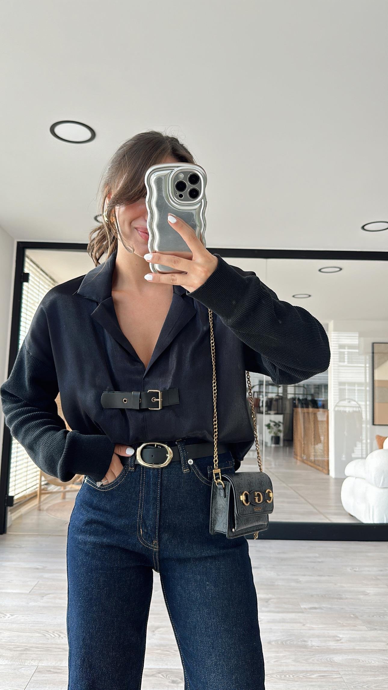 Siyah Renk Kemer Detaylı Triko Kol Bluz 