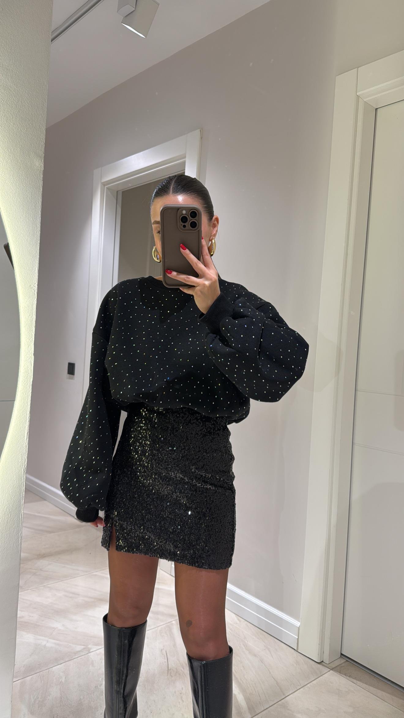 Siyah Taş Detaylı Crop Sweat