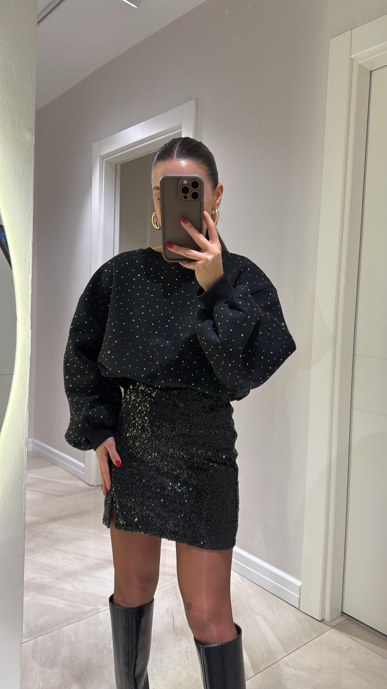 Siyah Taş Detaylı Crop Sweat