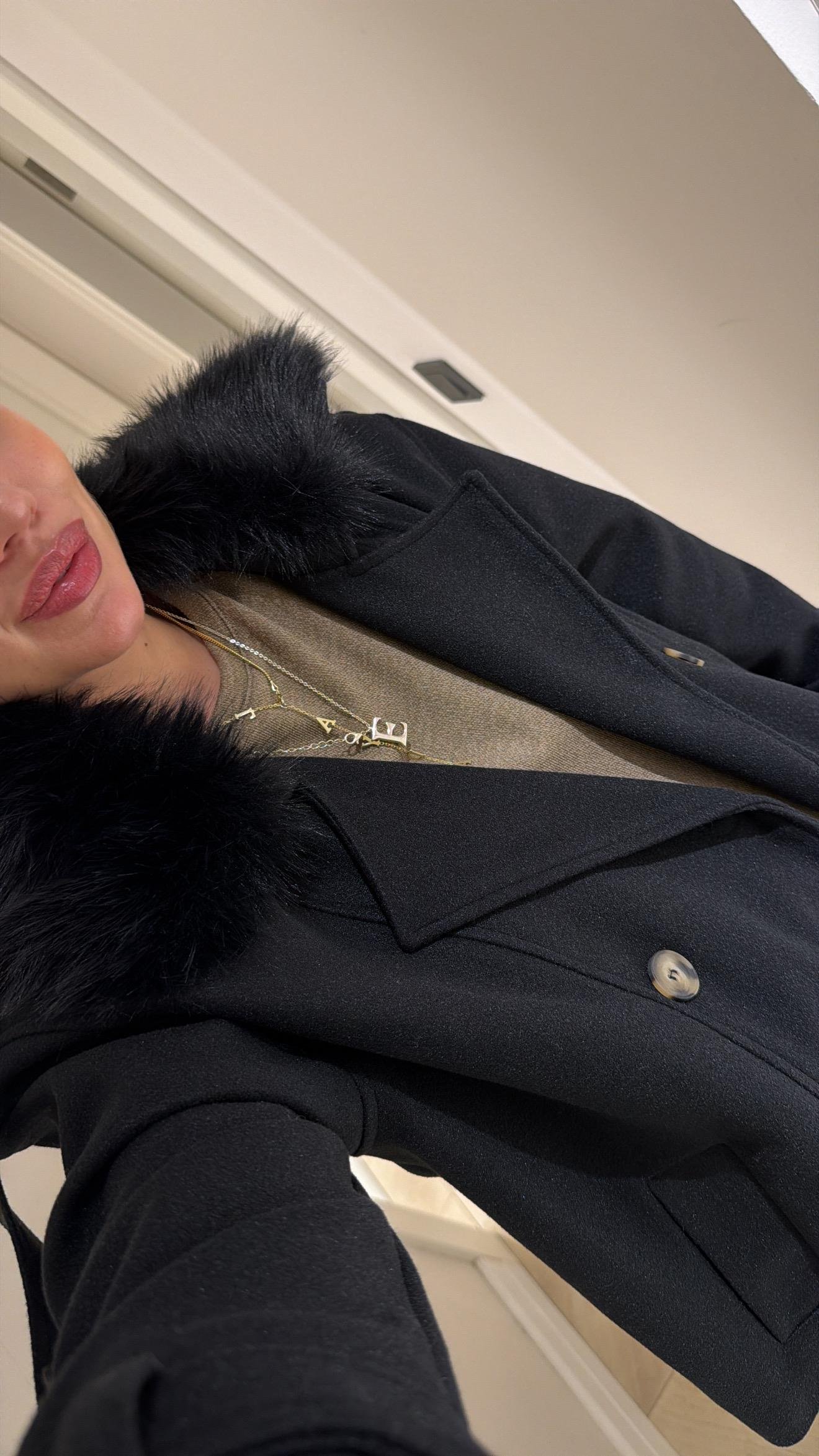 Siyah Yaka Kürk Detaylı Kaşe Ceket