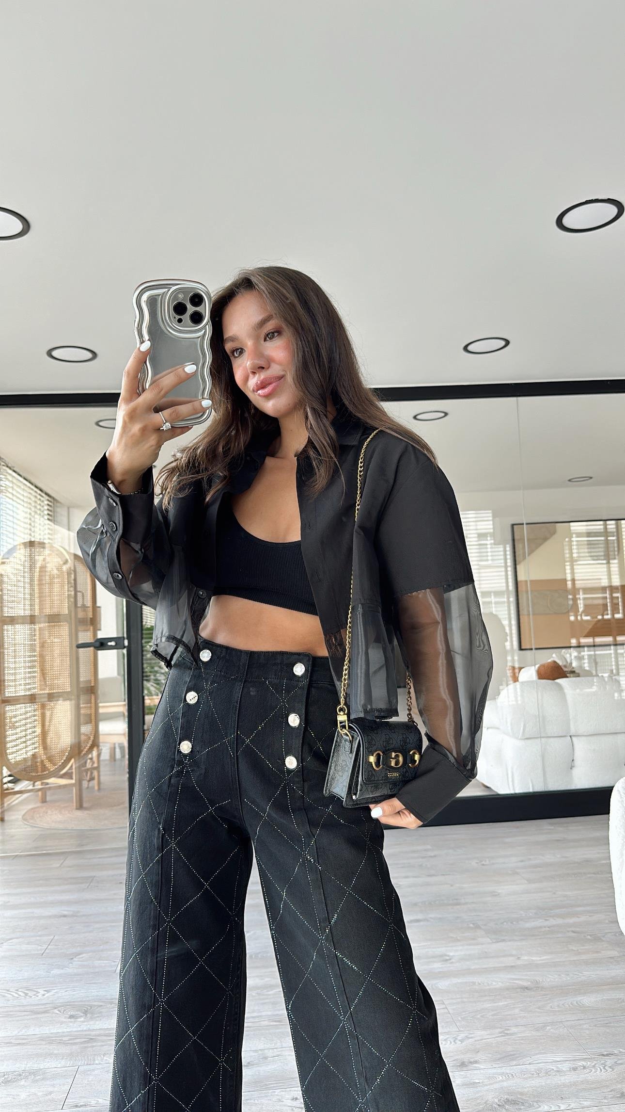 Siyah Yarım Tül Detaylı Düğmeli Gömlek