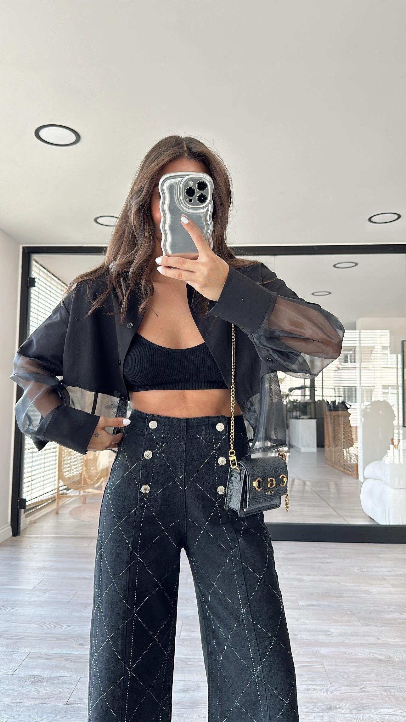 Siyah Yarım Tül Detaylı Düğmeli Gömlek