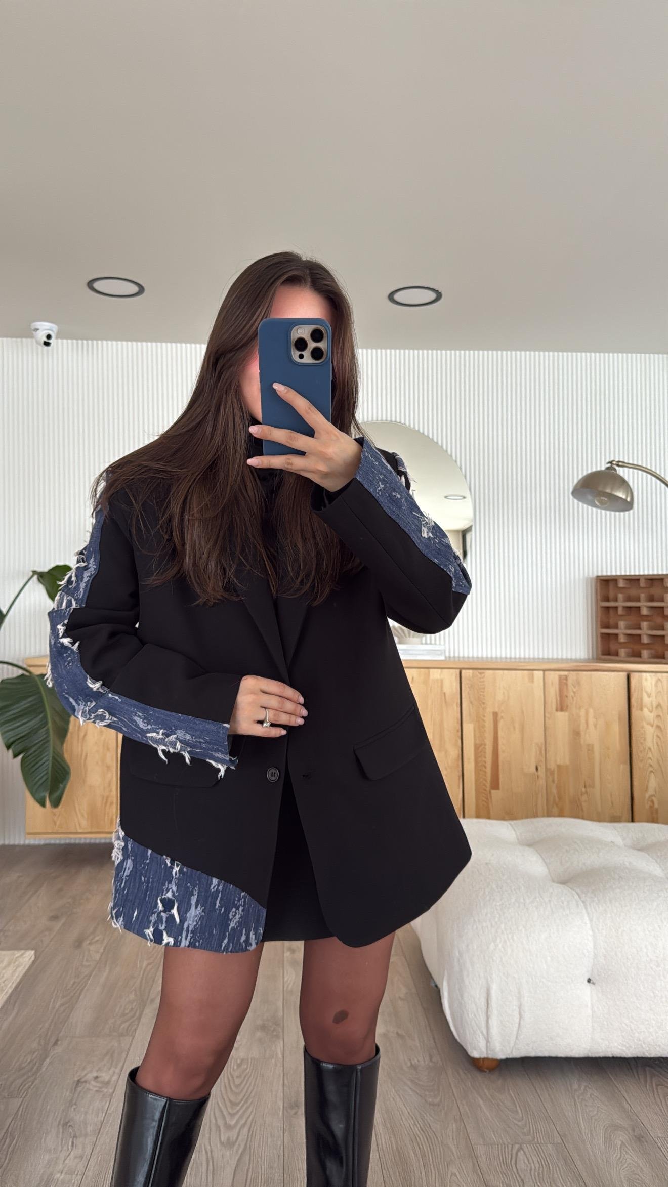 Siyah Yırtık Detaylı Blazer Ceket