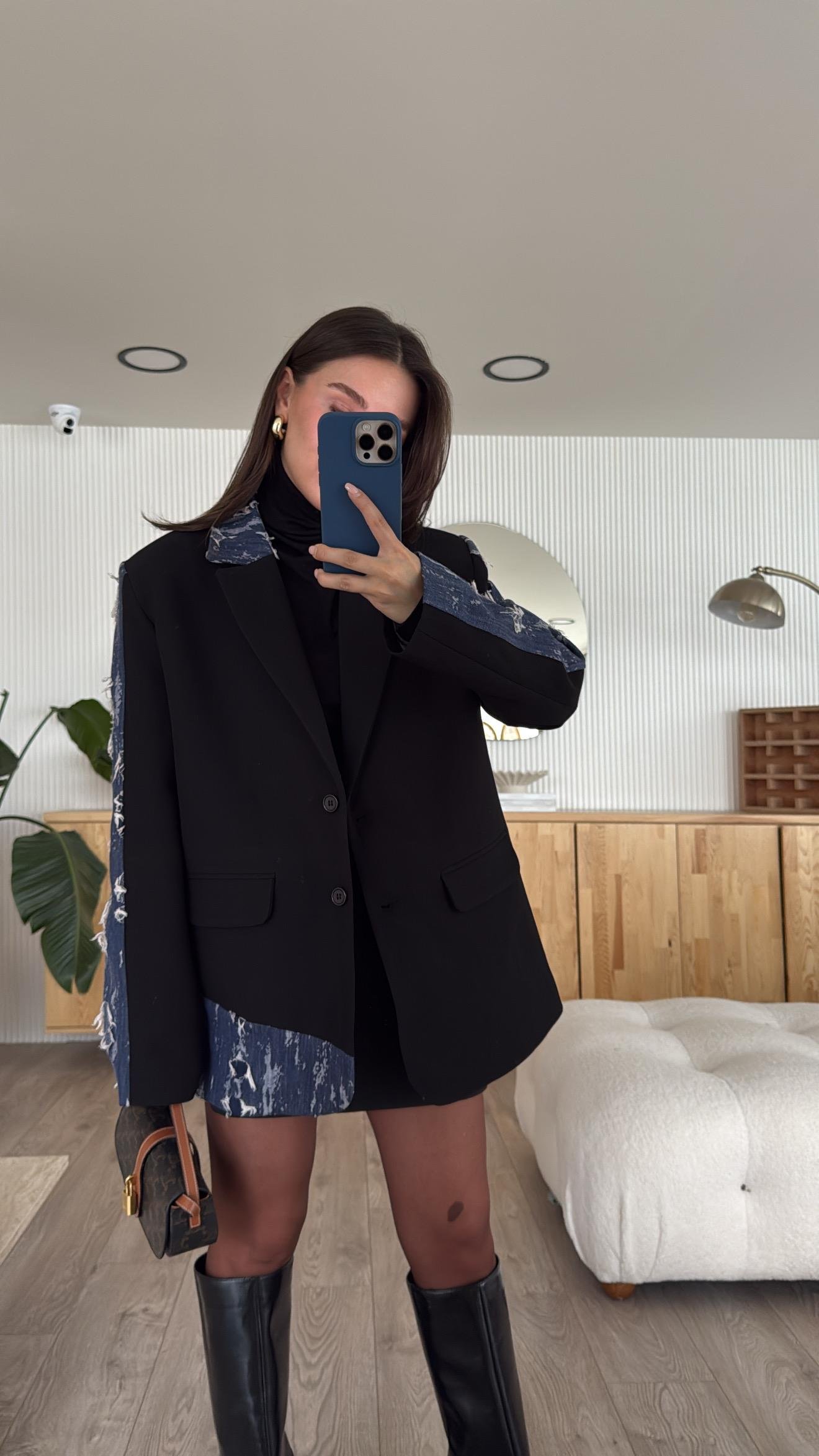 Siyah Yırtık Detaylı Blazer Ceket