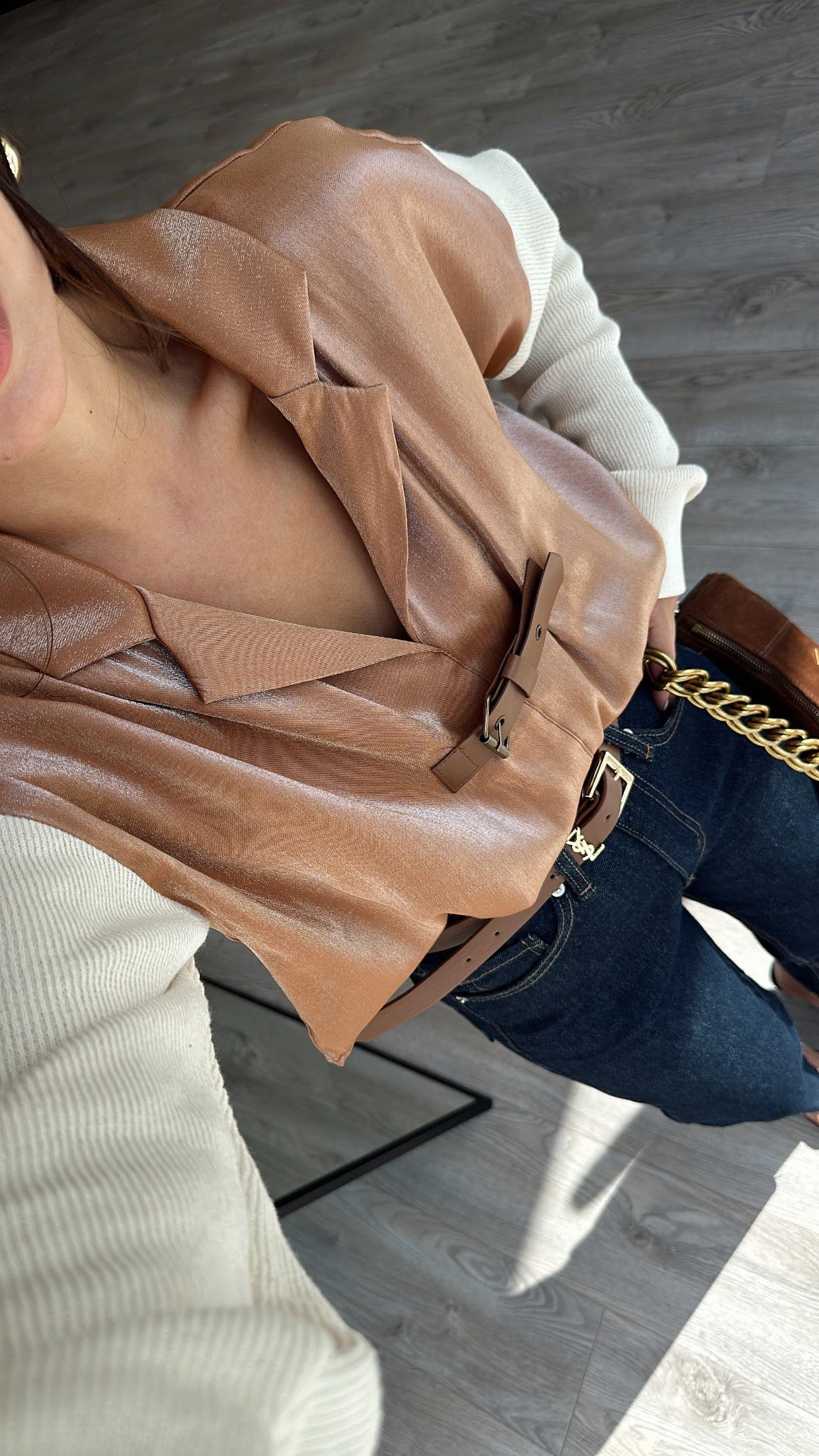 Taba Renk Kemer Detaylı Triko Kol Bluz 