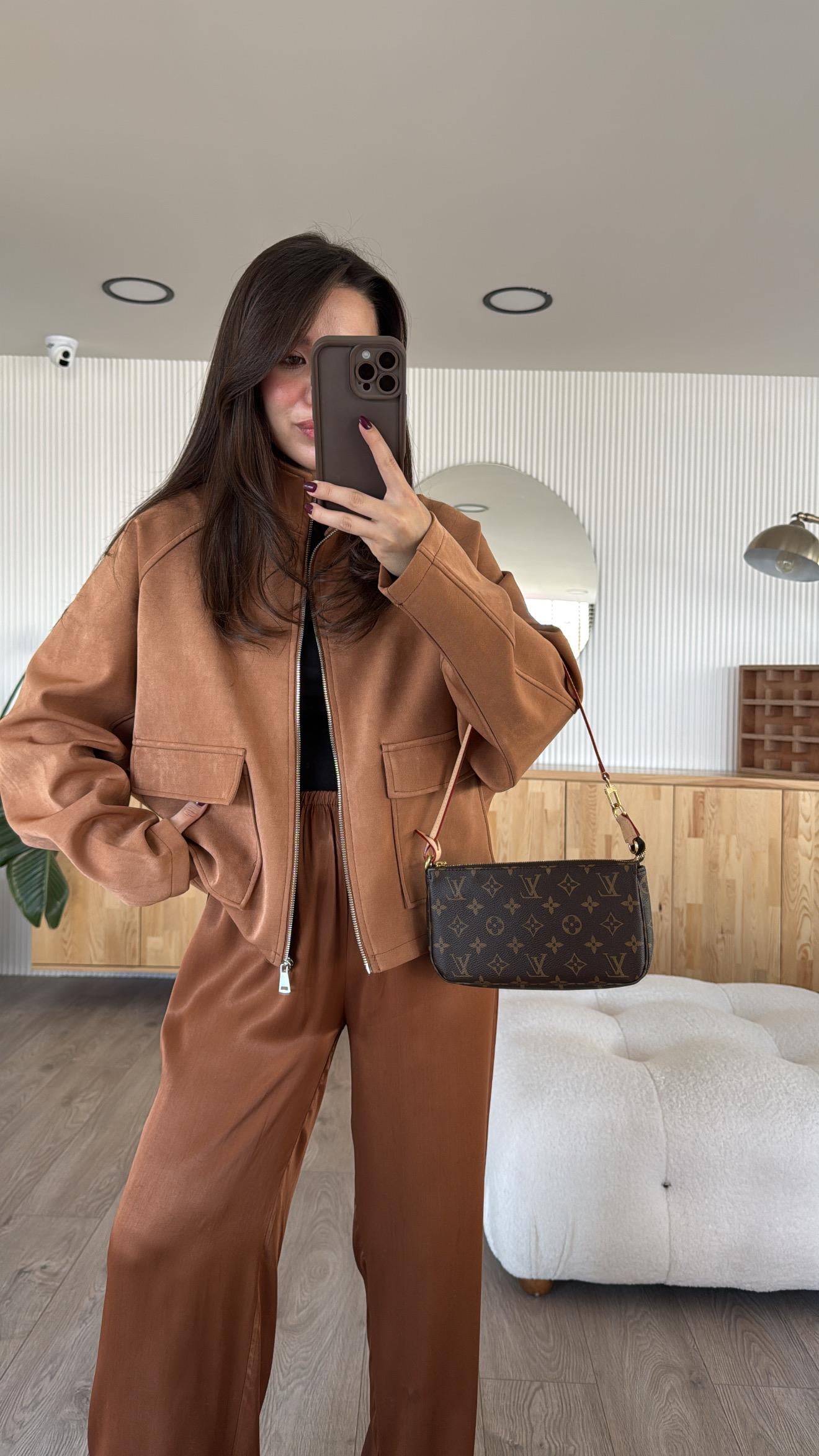 Tarçın Ön Cepli Fermuarlı Marka Model Nubuk Ceket 