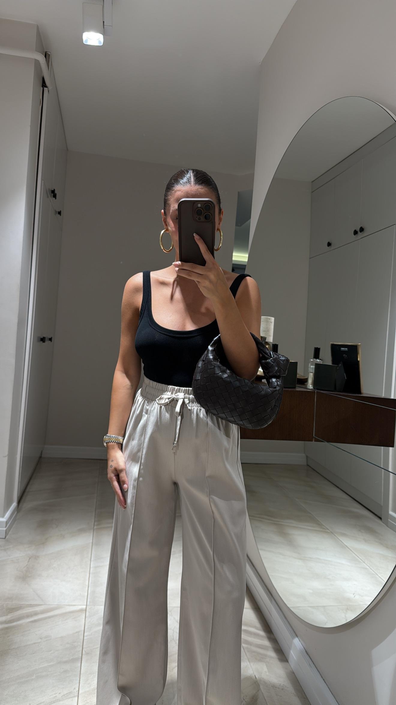 Taş Beli Lastikli Ön Dikiş Detaylı Bol Pantolon