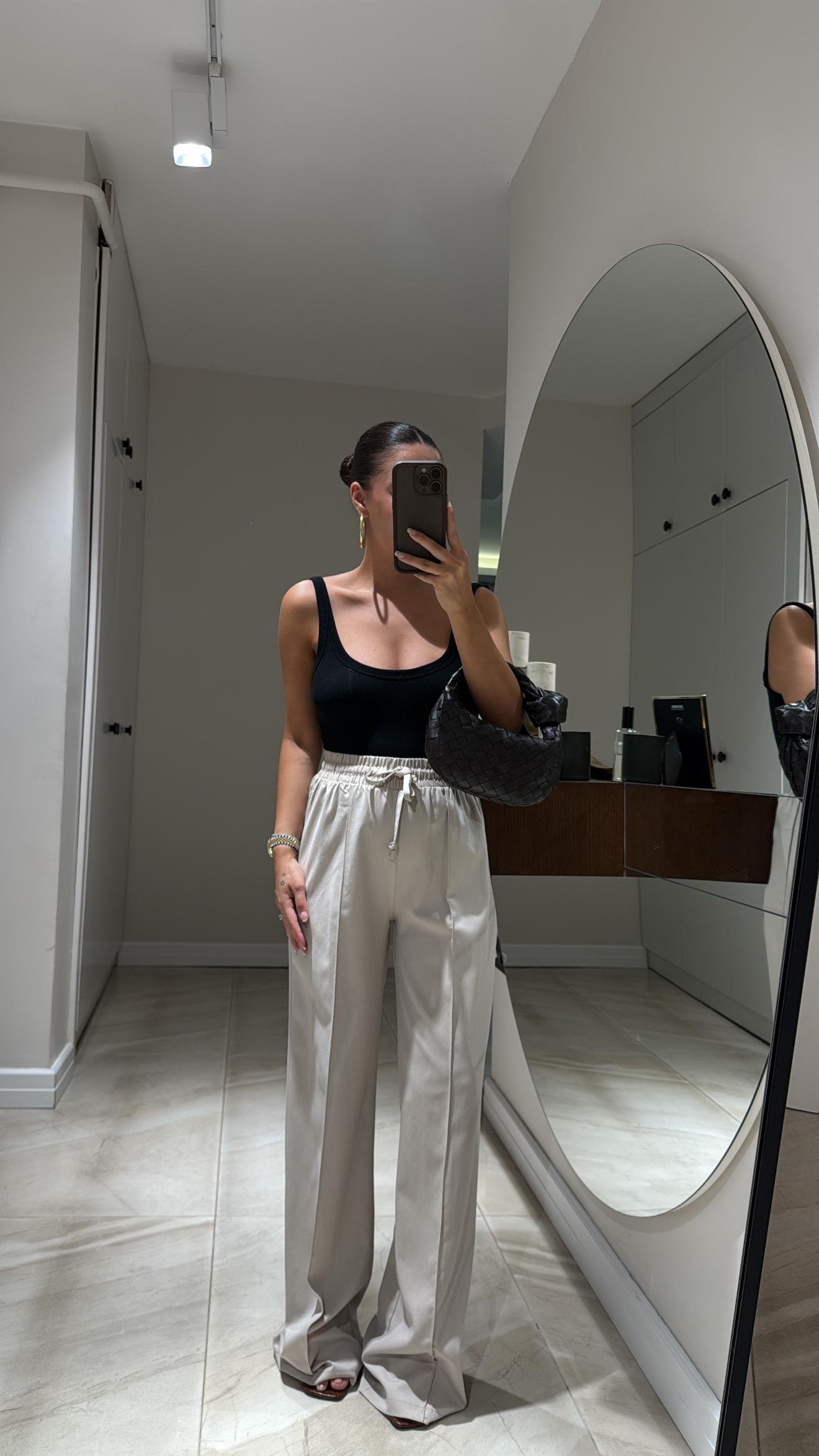 Taş Beli Lastikli Ön Dikiş Detaylı Bol Pantolon