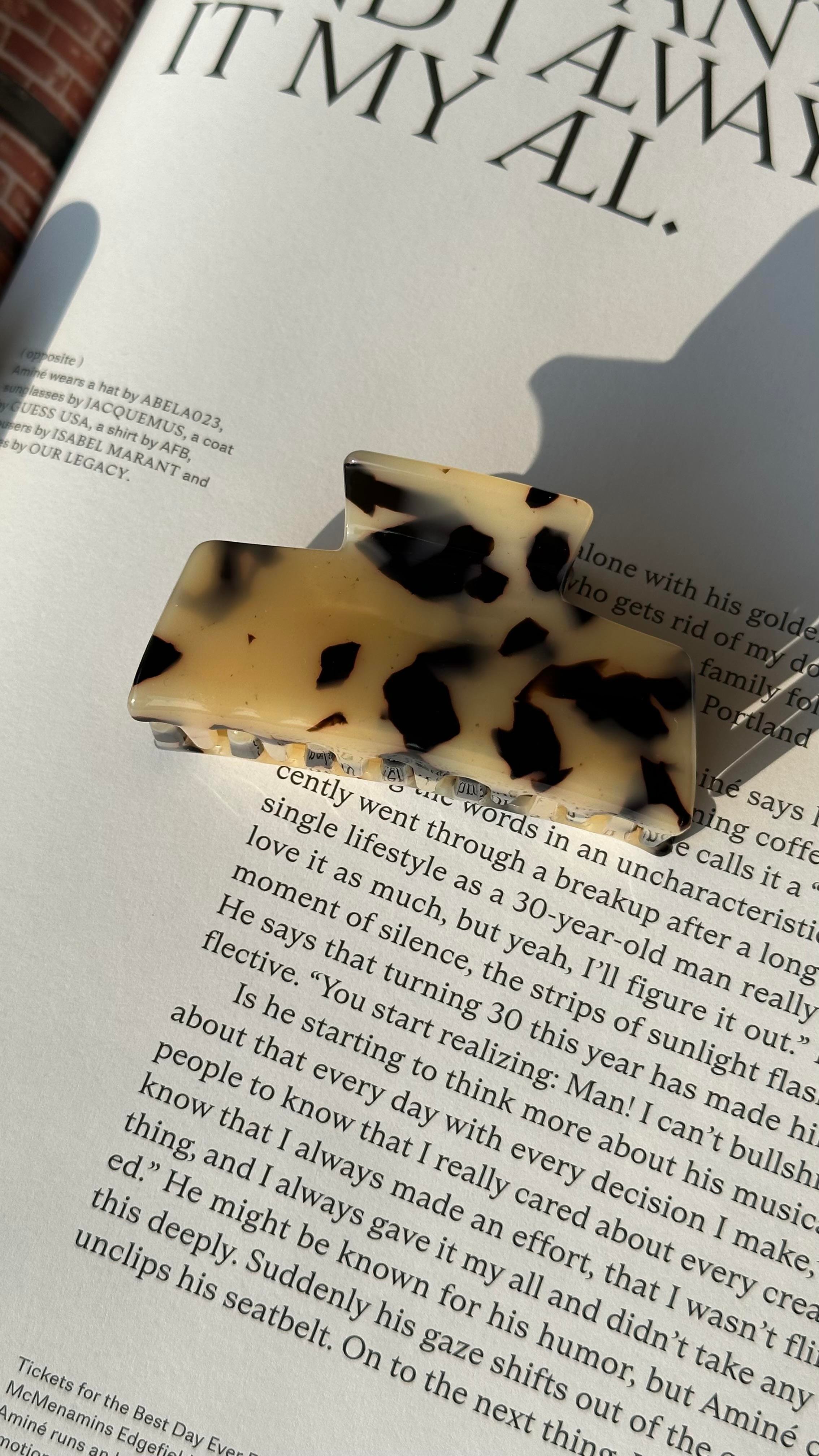 Taş Benekli Mandal Toka