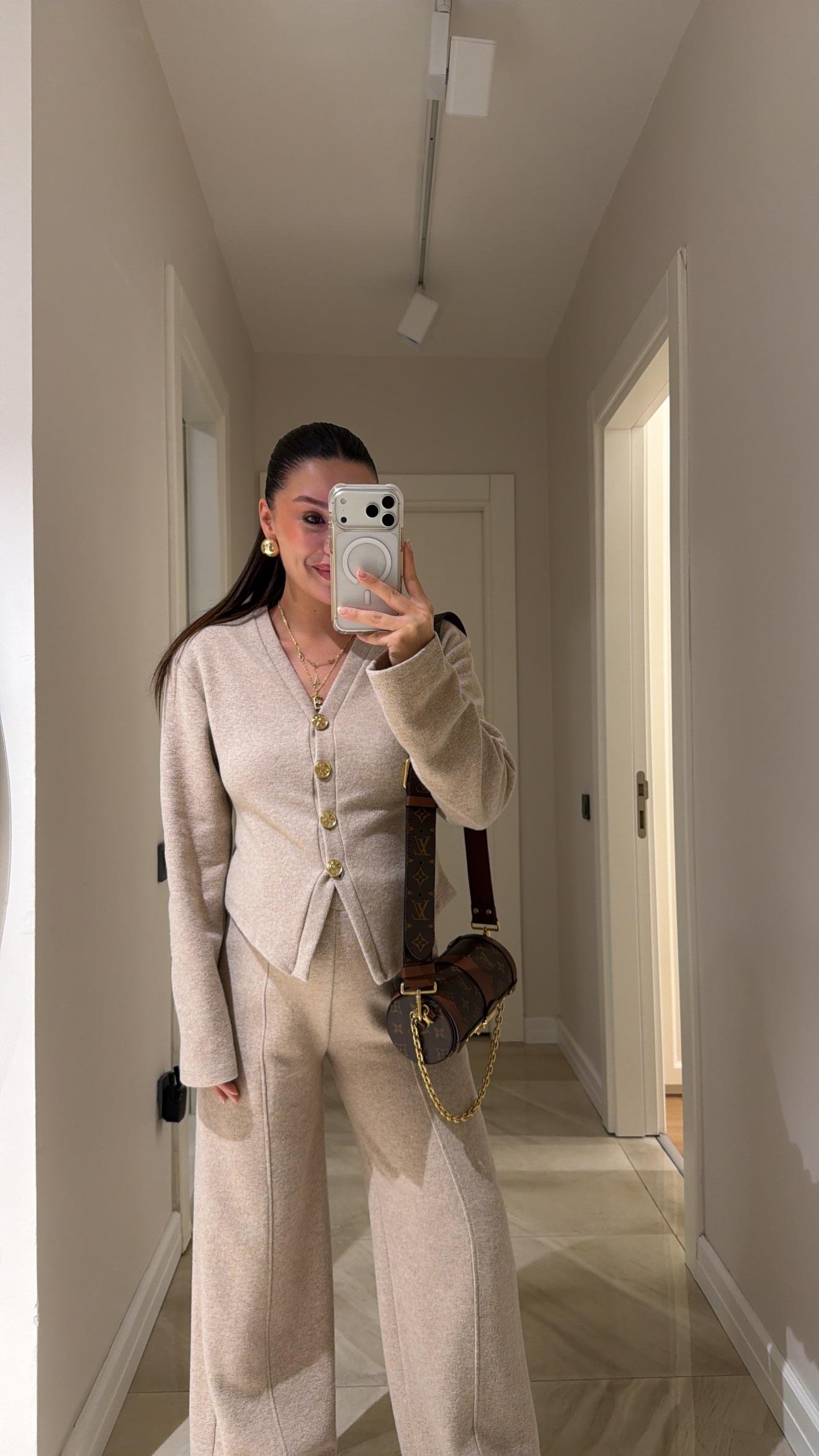 Taş Gold Düğmeli Triko Pantolon Takım