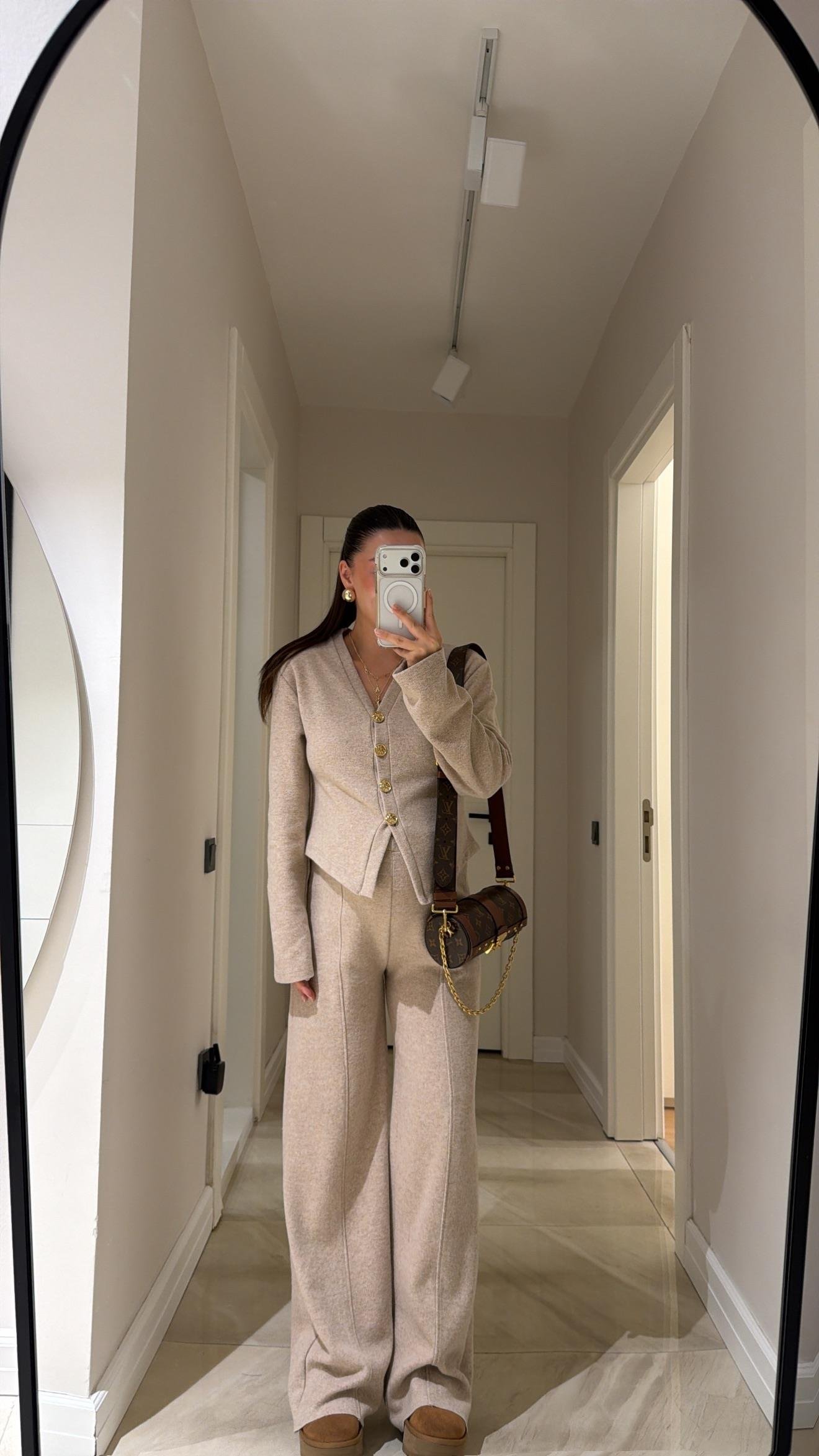 Taş Gold Düğmeli Triko Pantolon Takım